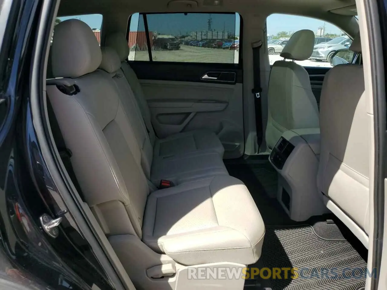 11 fotografías del automóvil dañado 1V2WR2CA9KC608647 VOLKSWAGEN ATLAS 2019