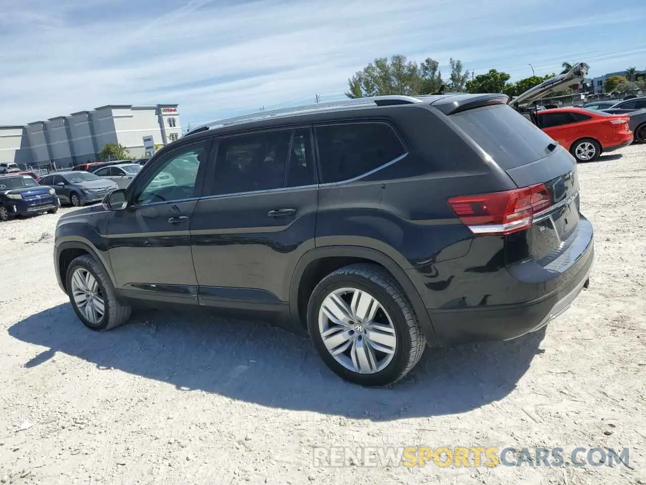 2 fotografías del automóvil dañado 1V2WR2CA9KC608647 VOLKSWAGEN ATLAS 2019
