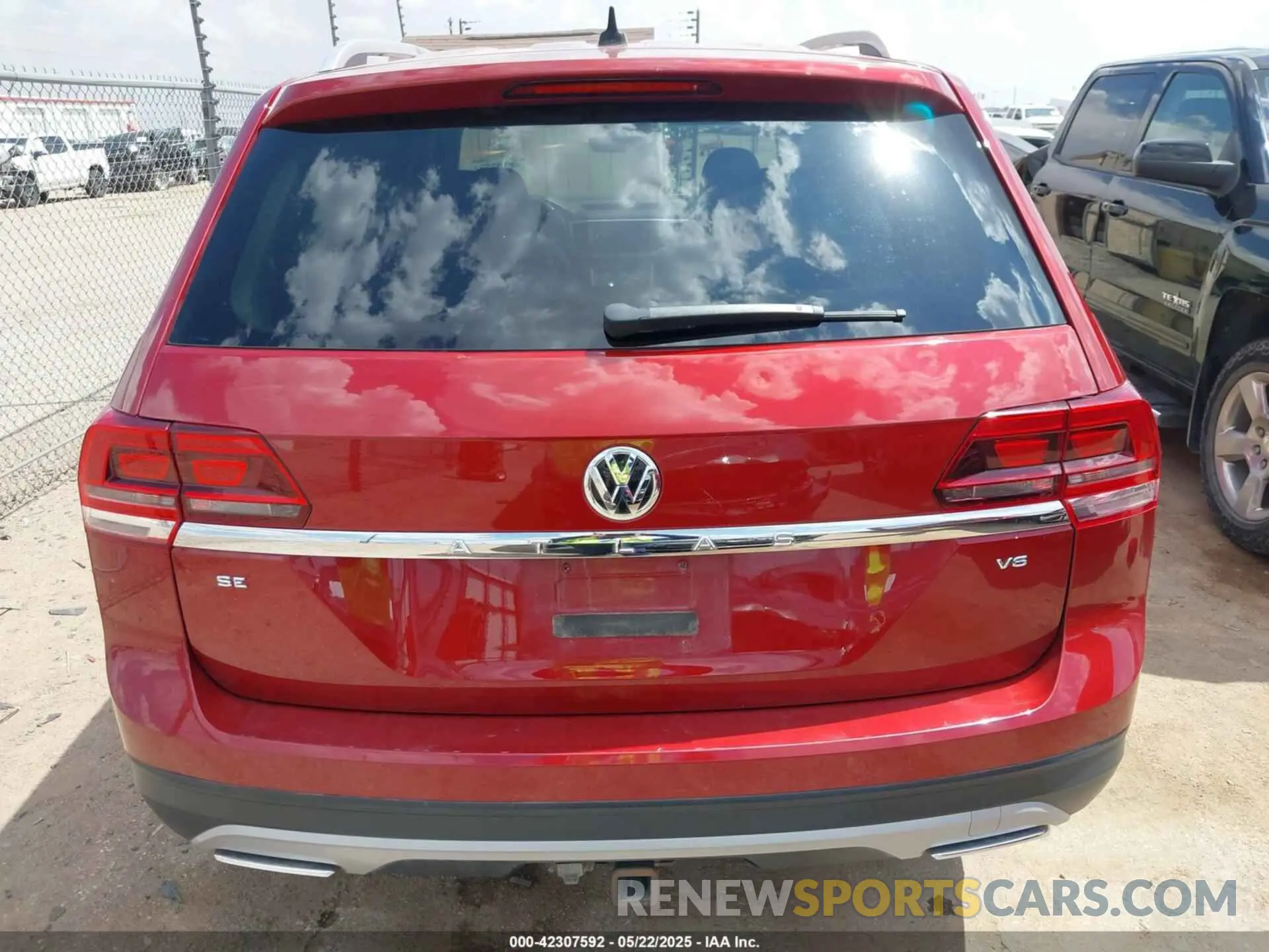 16 fotografías del automóvil dañado 1V2WR2CAXKC563315 VOLKSWAGEN ATLAS 2019
