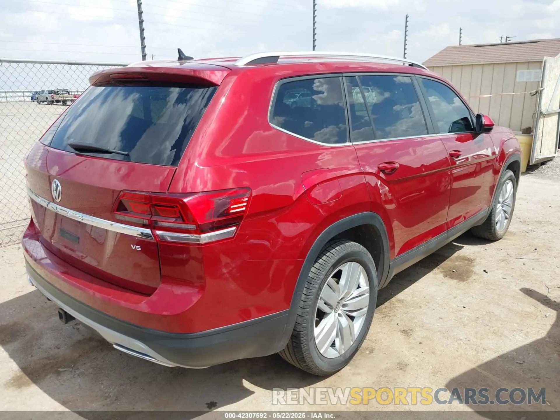 4 fotografías del automóvil dañado 1V2WR2CAXKC563315 VOLKSWAGEN ATLAS 2019
