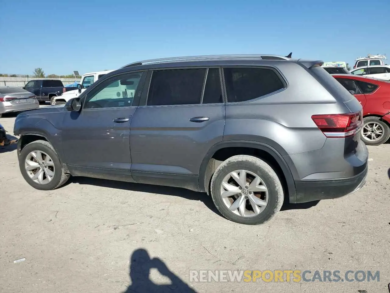 2 fotografías del automóvil dañado 1V2WR2CAXKC576470 VOLKSWAGEN ATLAS 2019
