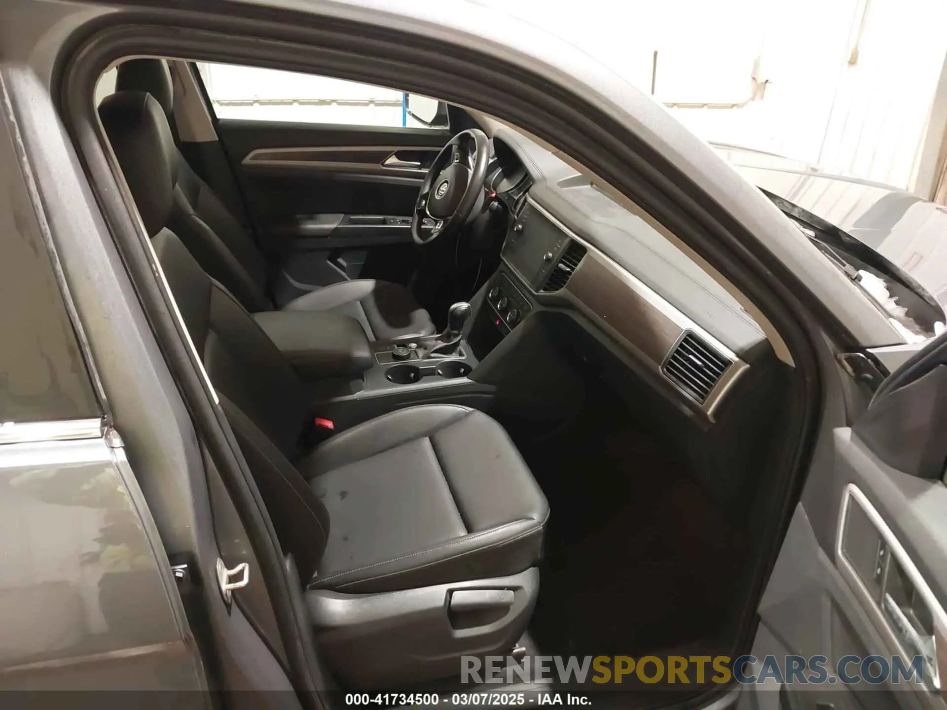 5 fotografías del automóvil dañado 1V2XR2CA0KC589099 VOLKSWAGEN ATLAS 2019