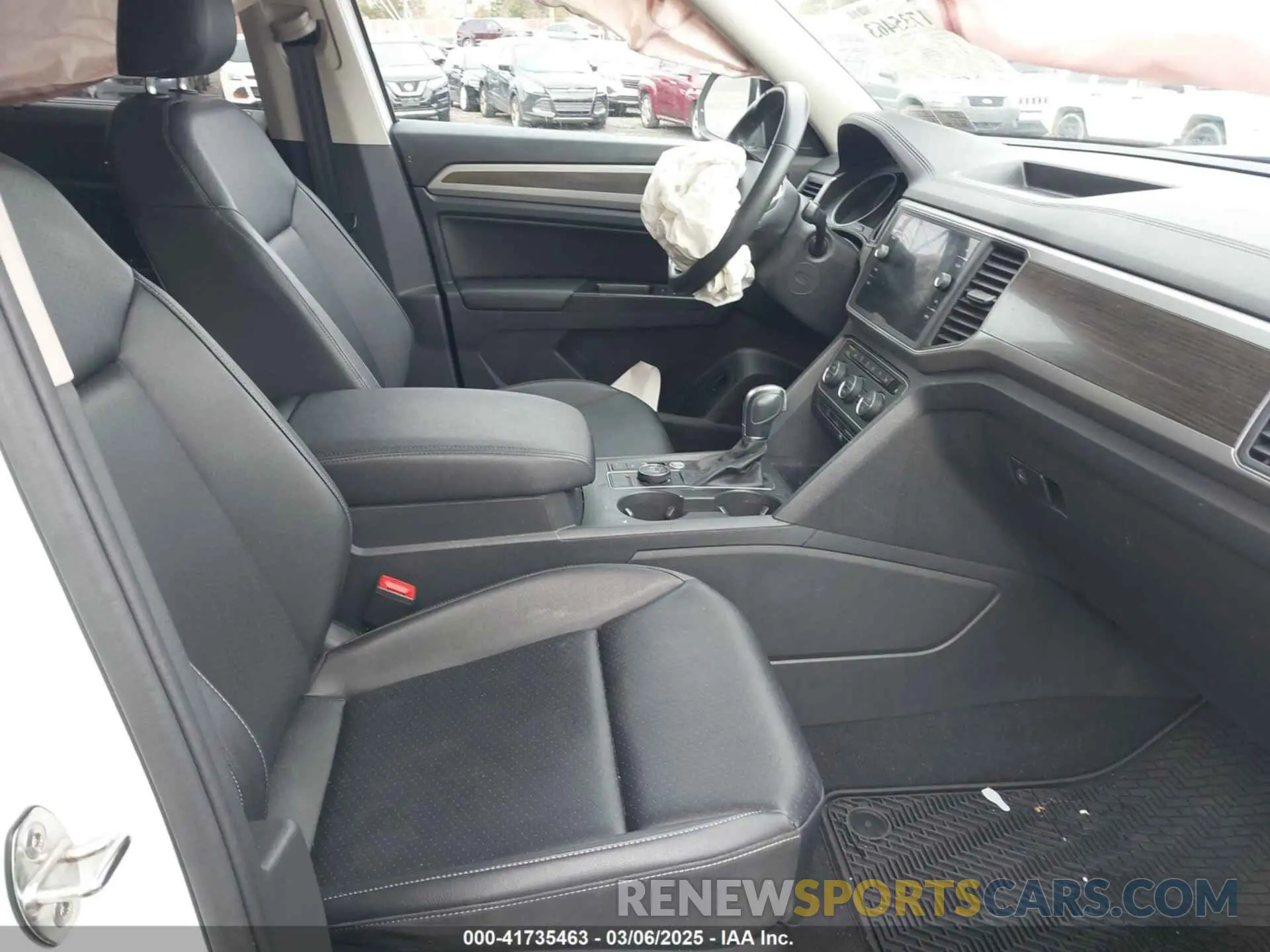 5 fotografías del automóvil dañado 1V2XR2CA2KC613418 VOLKSWAGEN ATLAS 2019