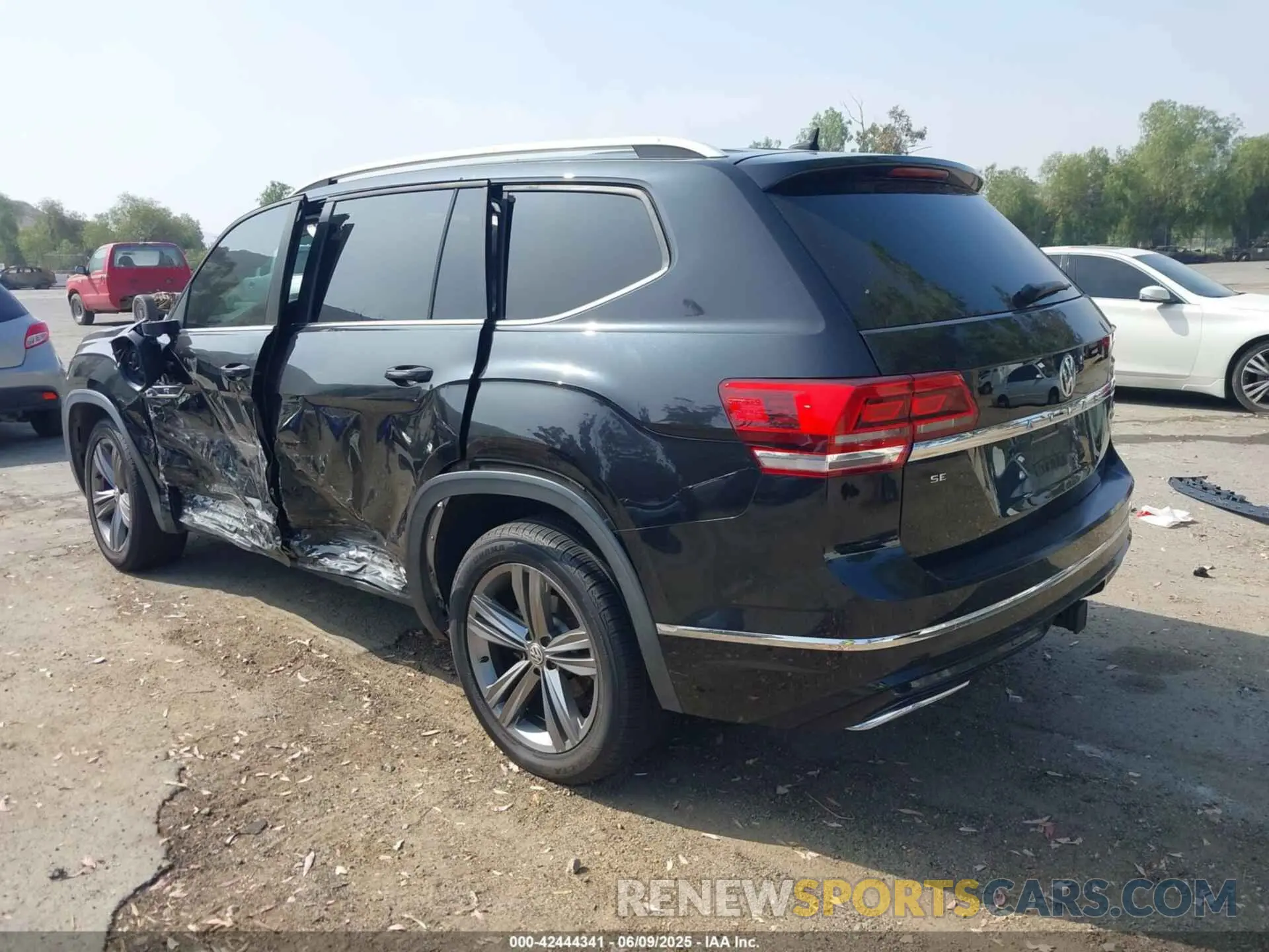 3 fotografías del automóvil dañado 1V2XR2CA9KC520010 VOLKSWAGEN ATLAS 2019
