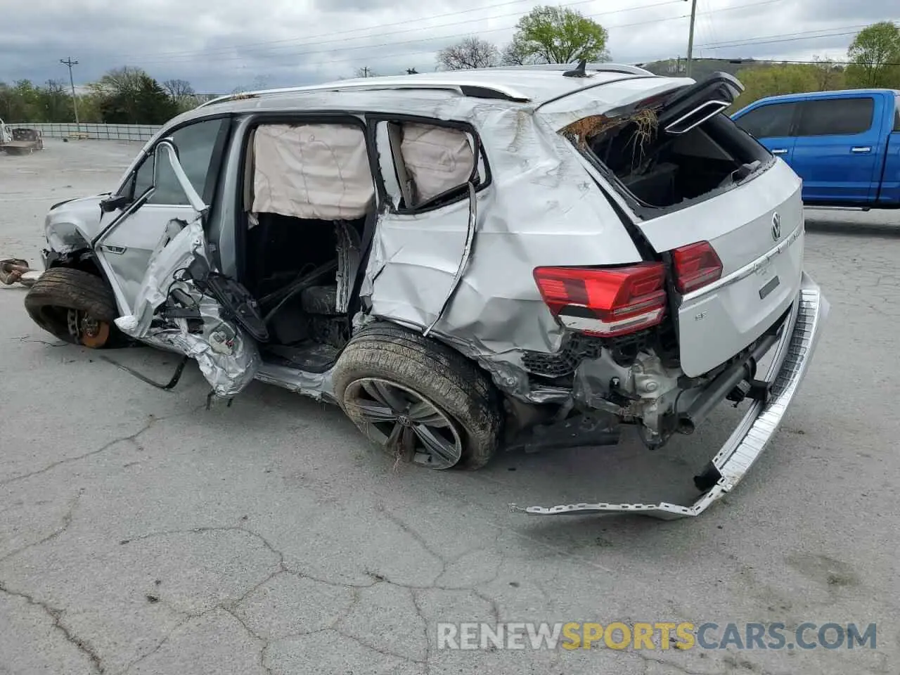 2 fotografías del automóvil dañado 1V2YR2CA0KC599989 VOLKSWAGEN ATLAS 2019