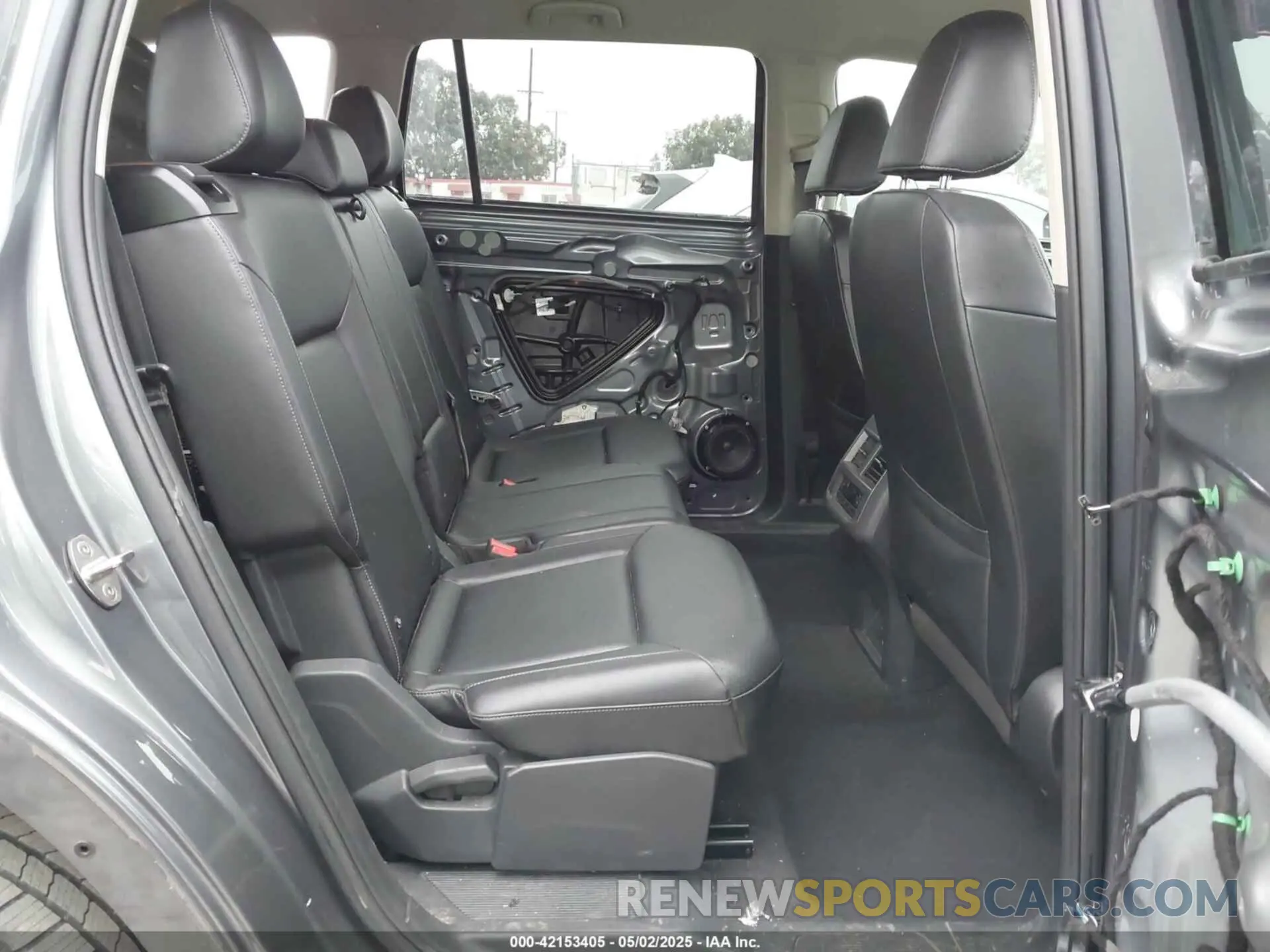 8 fotografías del automóvil dañado 1V2YR2CA9KC511490 VOLKSWAGEN ATLAS 2019