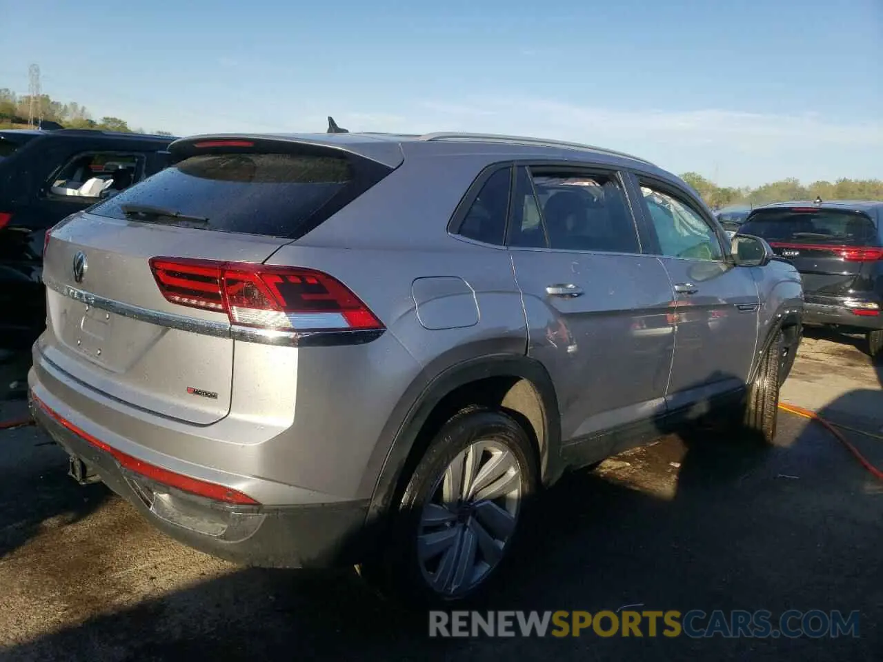 3 fotografías del automóvil dañado 1V21E2CA1LC210839 VOLKSWAGEN ATLAS 2020