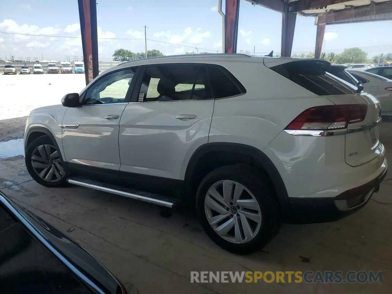 2 fotografías del automóvil dañado 1V21E2CA8LC231669 VOLKSWAGEN ATLAS 2020