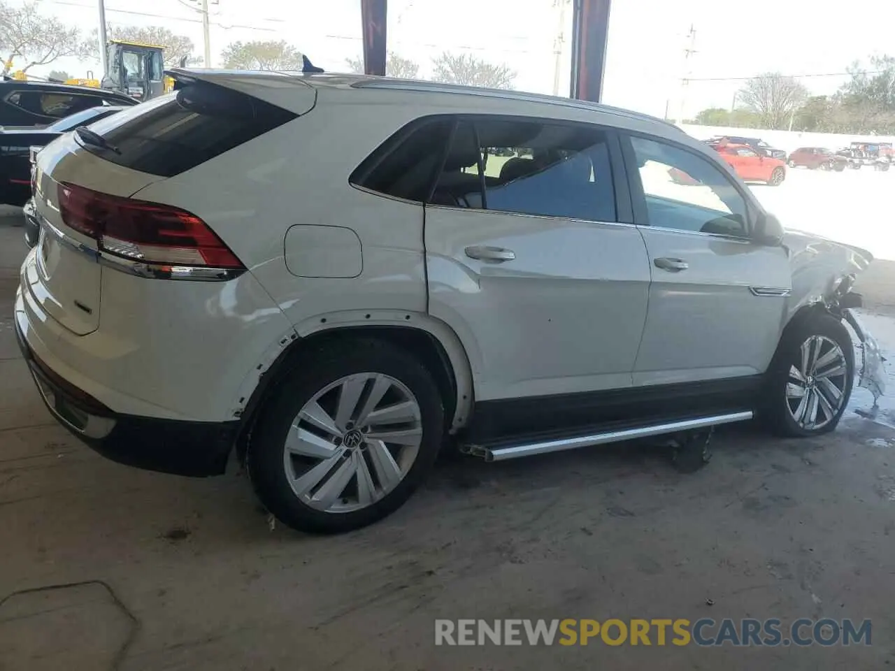 3 fotografías del automóvil dañado 1V21E2CA8LC231669 VOLKSWAGEN ATLAS 2020