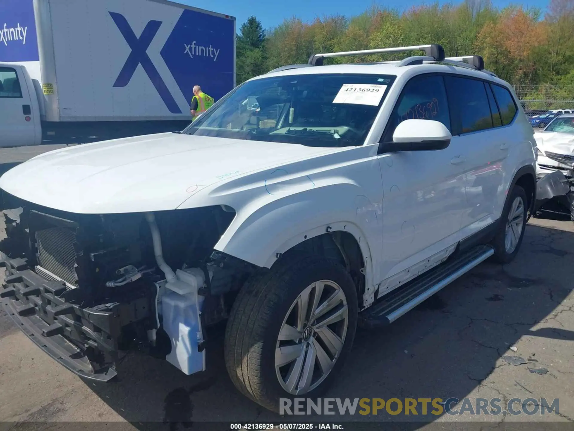 2 fotografías del automóvil dañado 1V2BR2CA5MC523418 VOLKSWAGEN ATLAS 2021