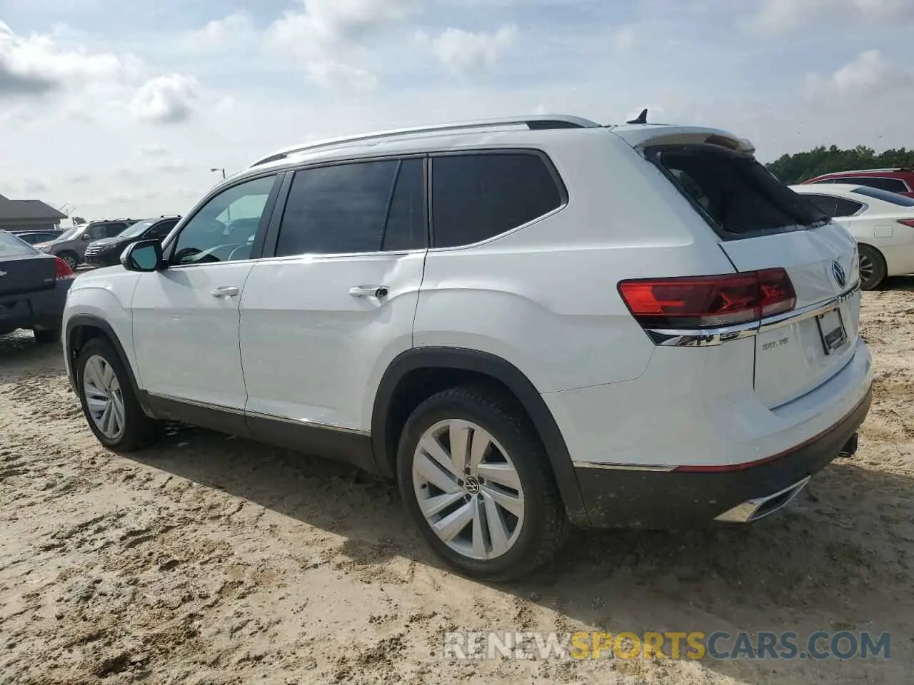 2 fotografías del automóvil dañado 1V2BR2CAXMC562859 VOLKSWAGEN ATLAS 2021
