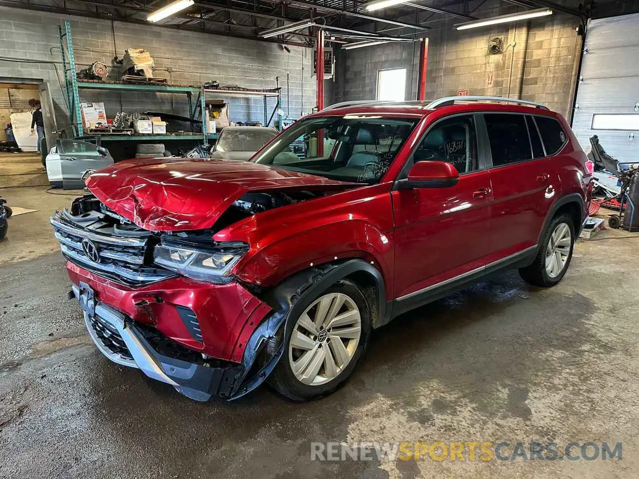 2 fotografías del automóvil dañado 1V2BR2CAXMC563719 VOLKSWAGEN ATLAS 2021