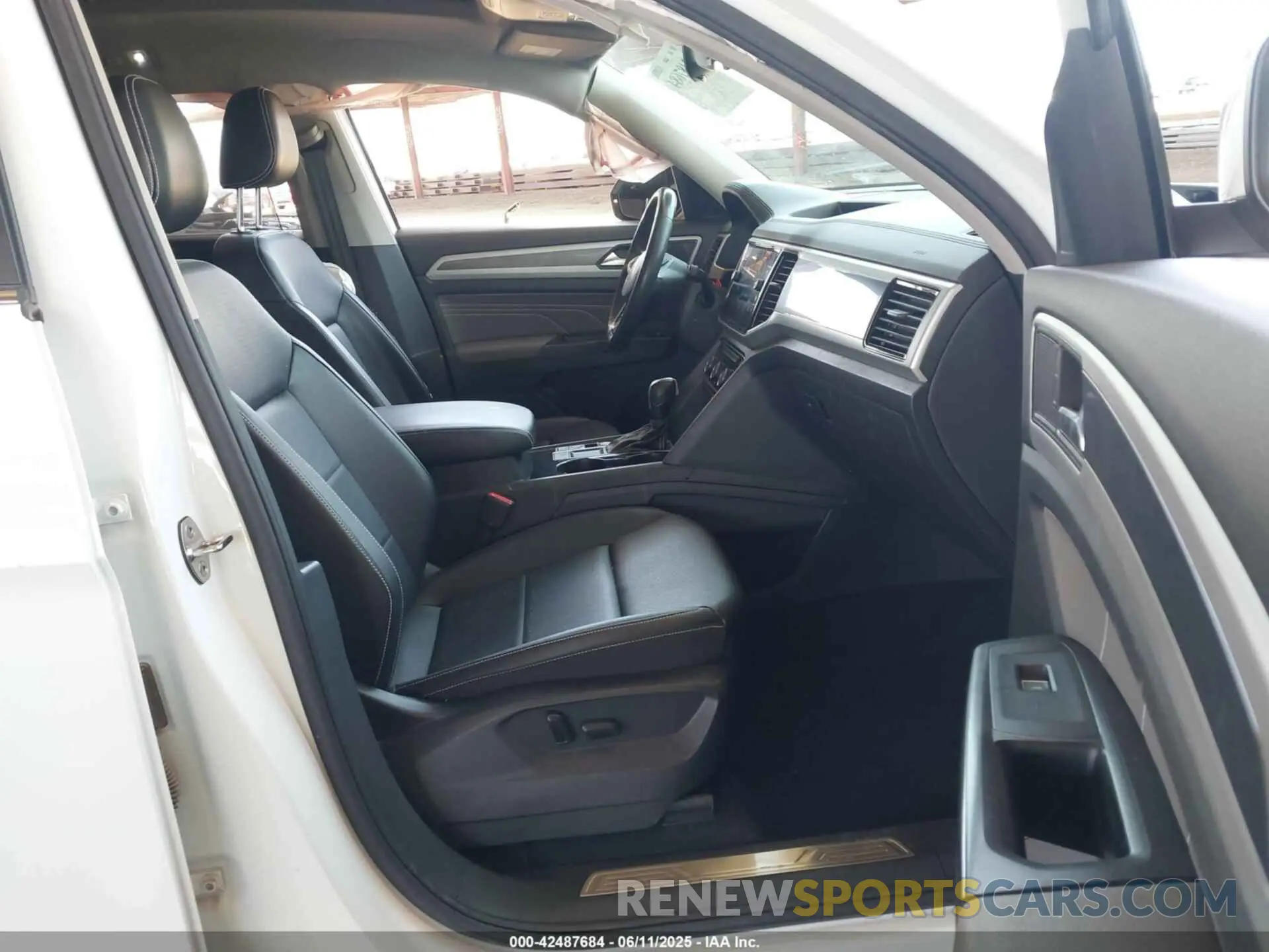 5 fotografías del automóvil dañado 1V2CR2CAXMC540915 VOLKSWAGEN ATLAS 2021