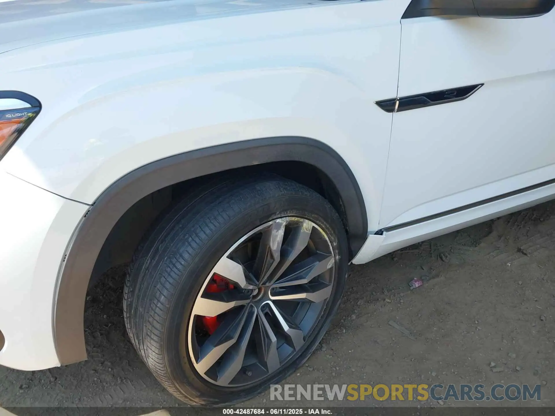6 fotografías del automóvil dañado 1V2CR2CAXMC540915 VOLKSWAGEN ATLAS 2021