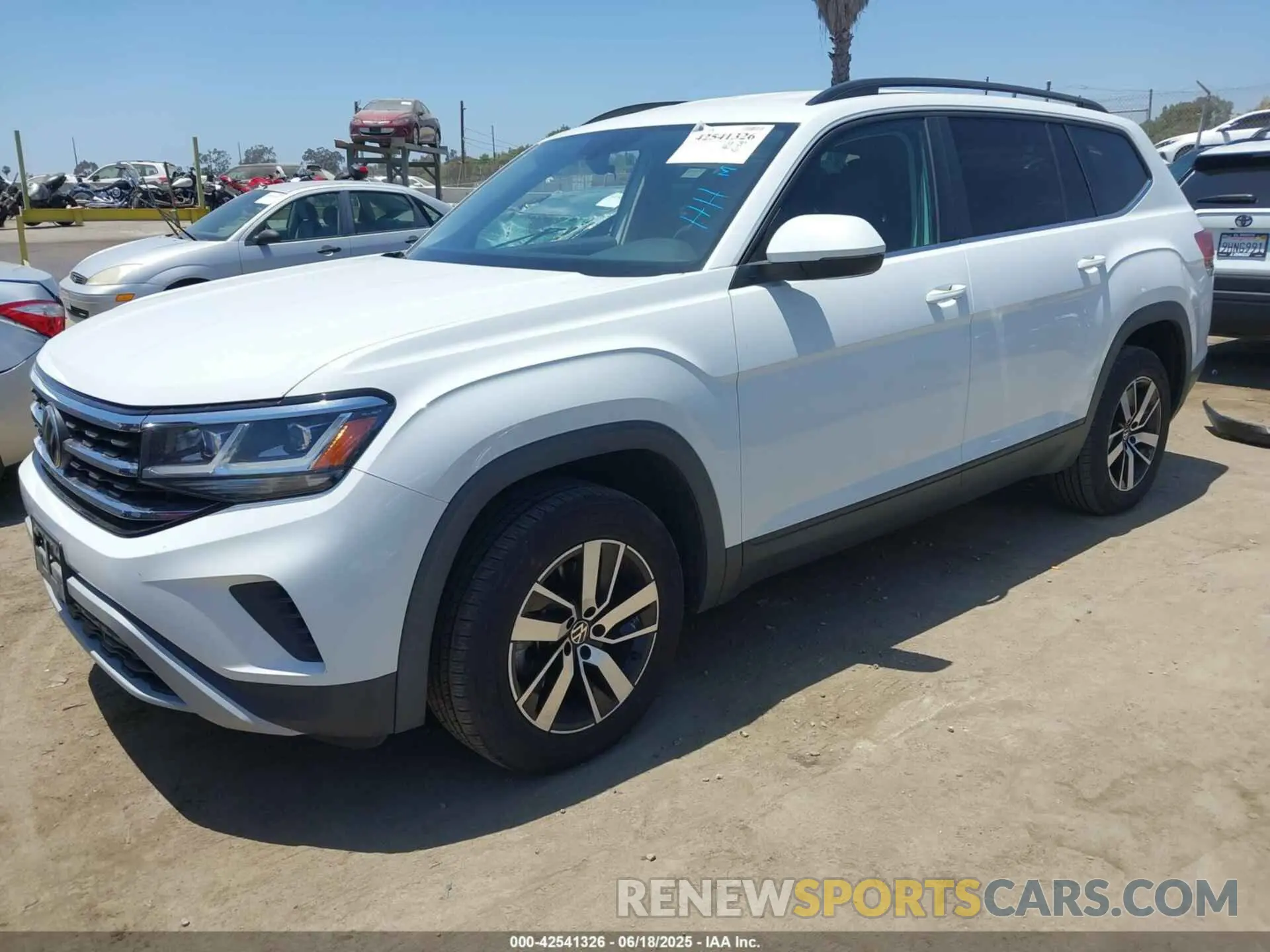 2 fotografías del automóvil dañado 1V2DP2CA9MC601018 VOLKSWAGEN ATLAS 2021