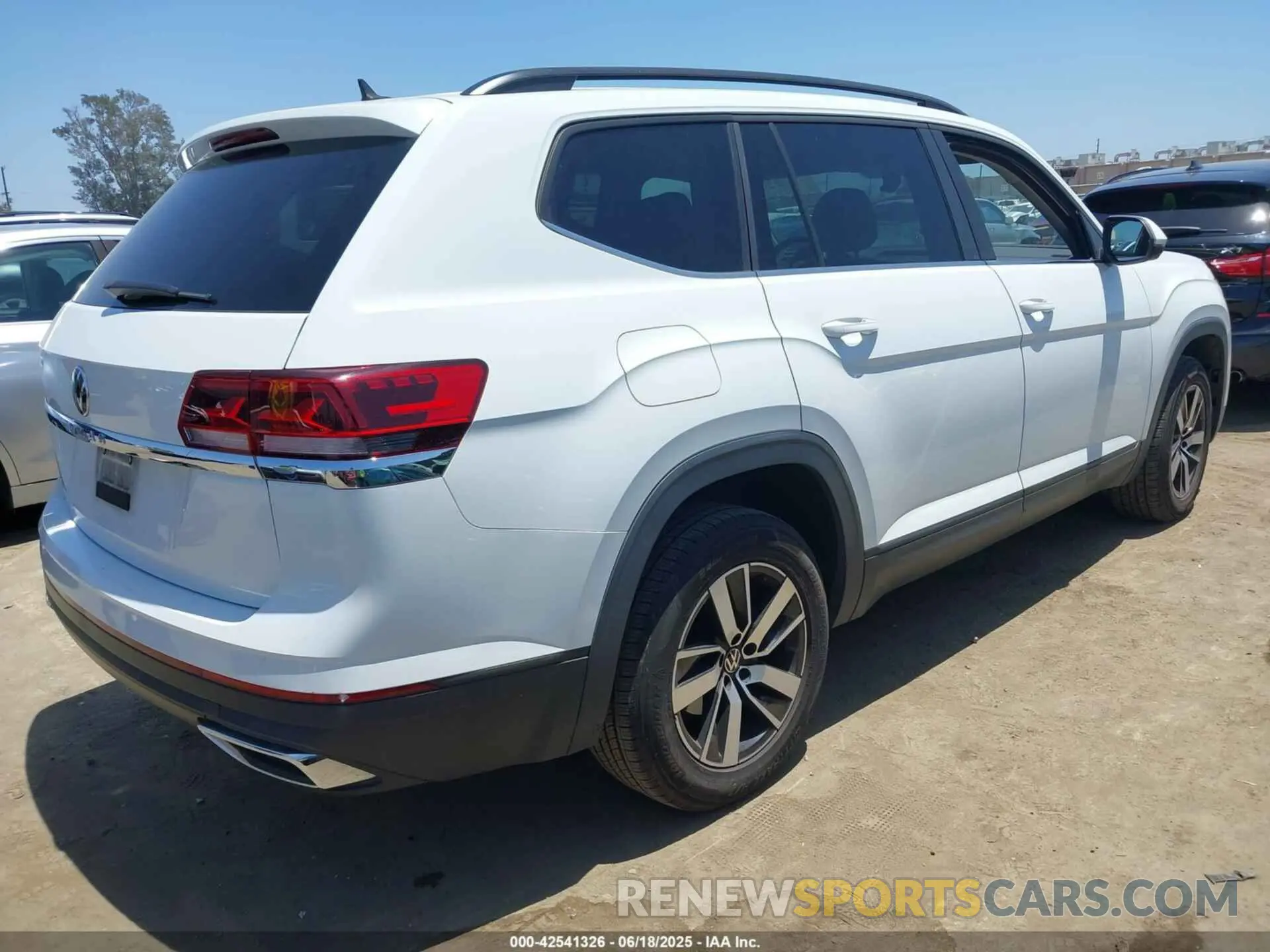 4 fotografías del automóvil dañado 1V2DP2CA9MC601018 VOLKSWAGEN ATLAS 2021