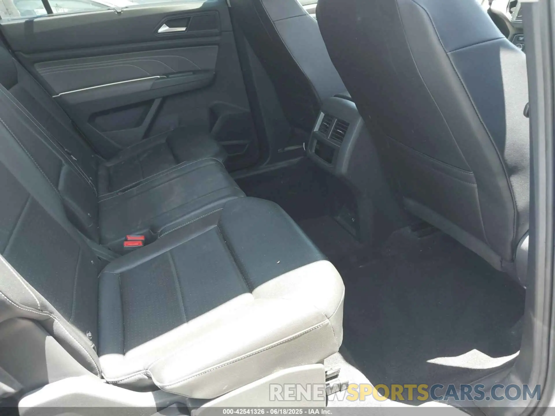 8 fotografías del automóvil dañado 1V2DP2CA9MC601018 VOLKSWAGEN ATLAS 2021