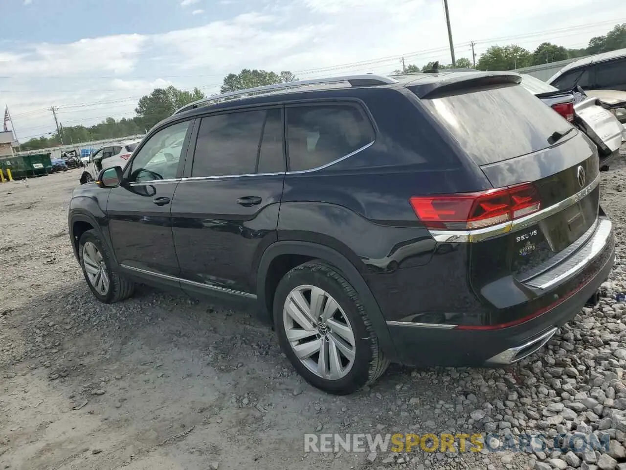 2 fotografías del automóvil dañado 1V2ER2CA1MC530508 VOLKSWAGEN ATLAS 2021