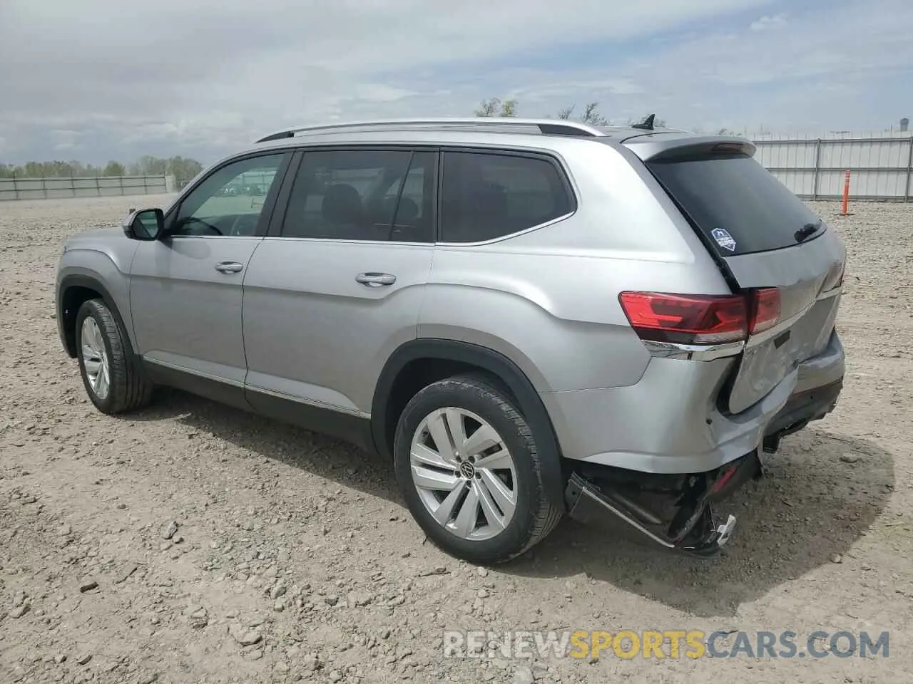 2 fotografías del automóvil dañado 1V2ER2CA8MC570634 VOLKSWAGEN ATLAS 2021