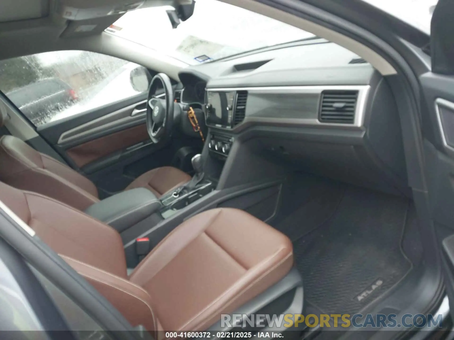 5 fotografías del automóvil dañado 1V2ER2CA9MC521250 VOLKSWAGEN ATLAS 2021