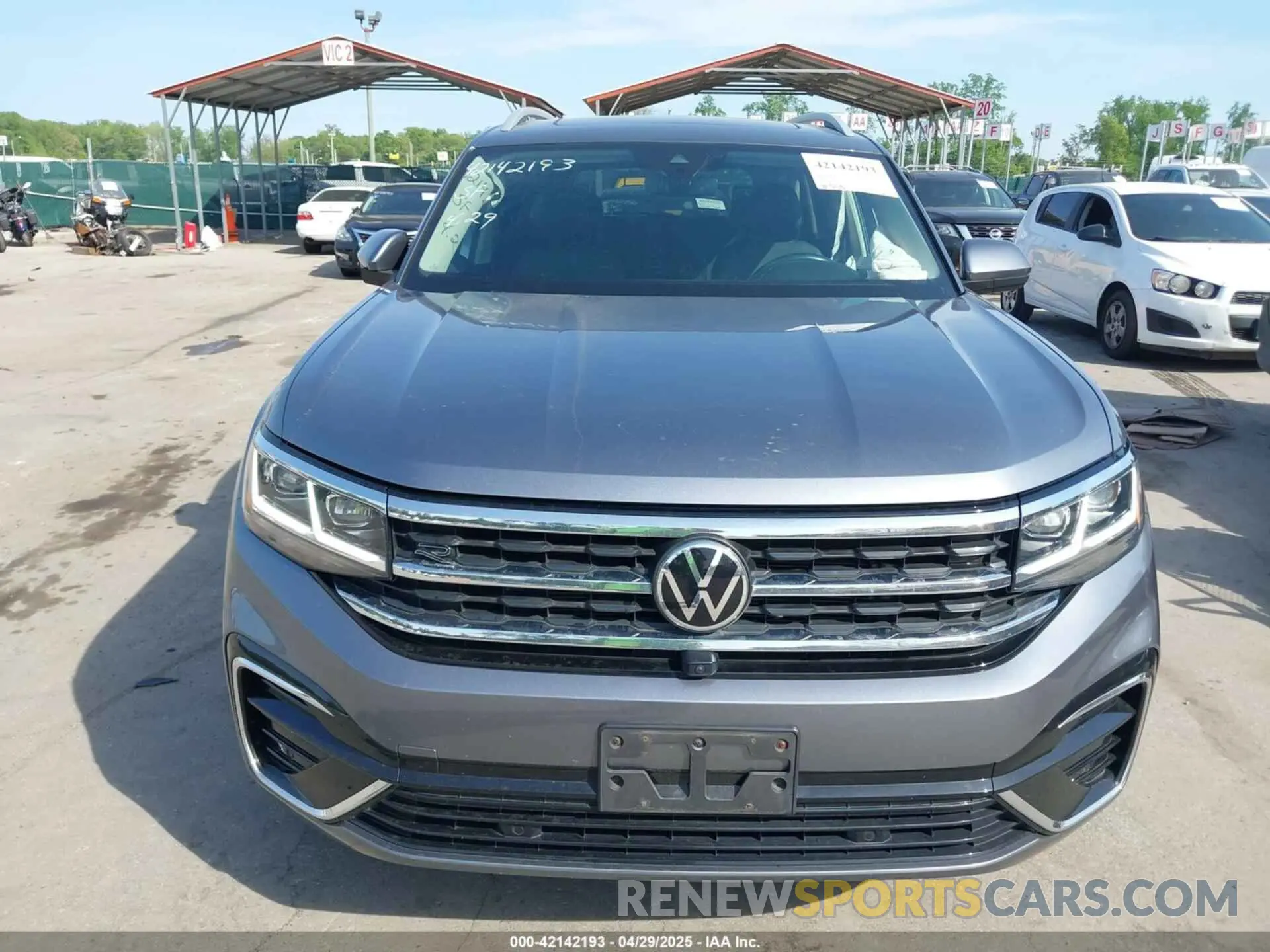 12 fotografías del automóvil dañado 1V2FR2CA2MC503869 VOLKSWAGEN ATLAS 2021