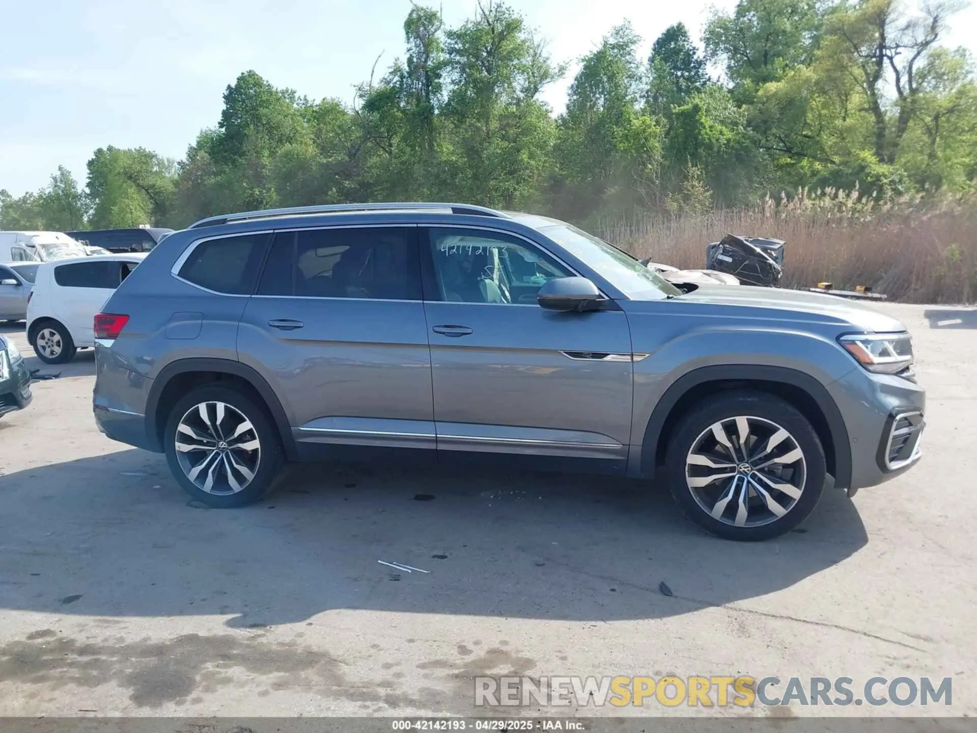 13 fotografías del automóvil dañado 1V2FR2CA2MC503869 VOLKSWAGEN ATLAS 2021