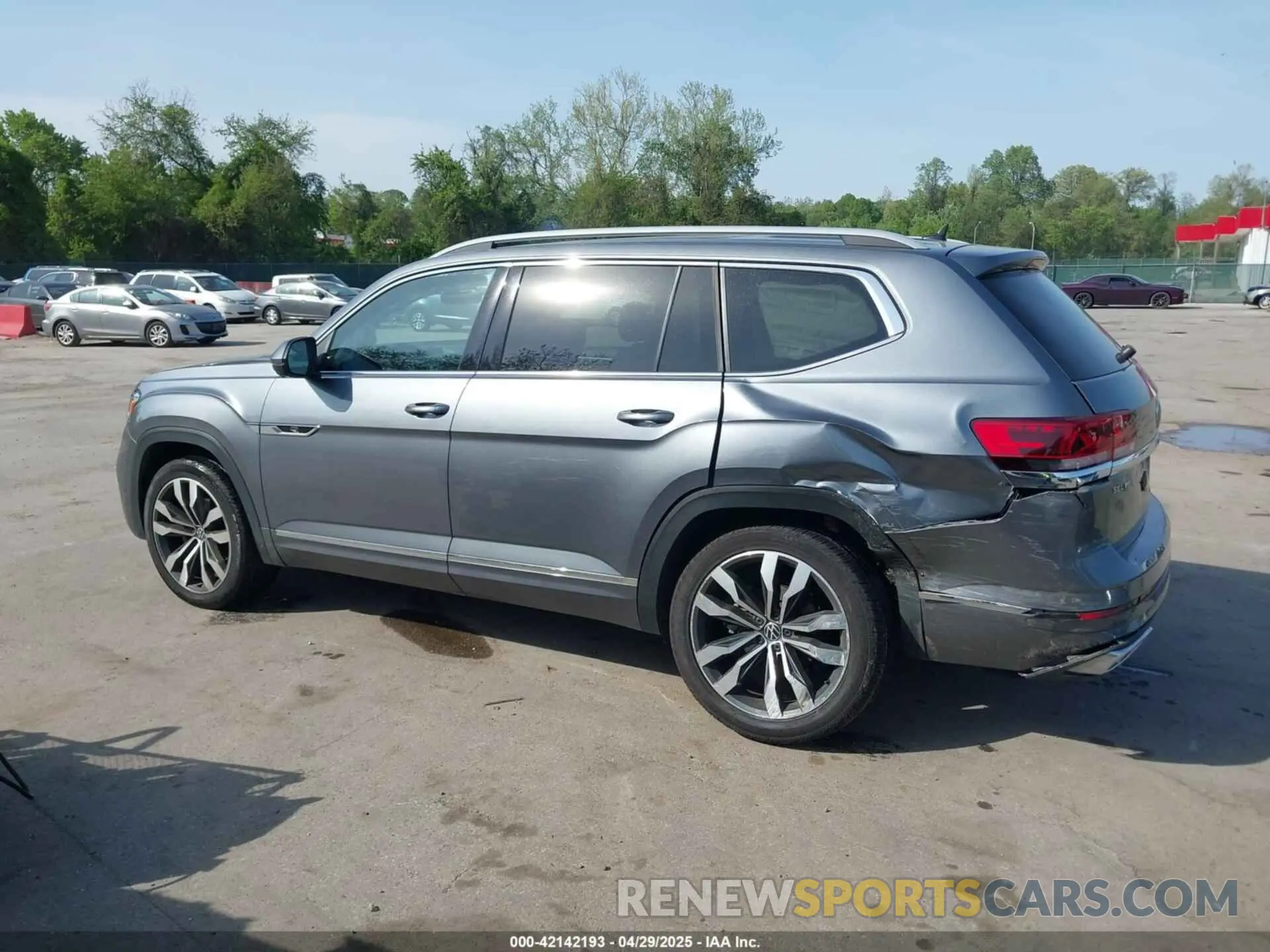 14 fotografías del automóvil dañado 1V2FR2CA2MC503869 VOLKSWAGEN ATLAS 2021