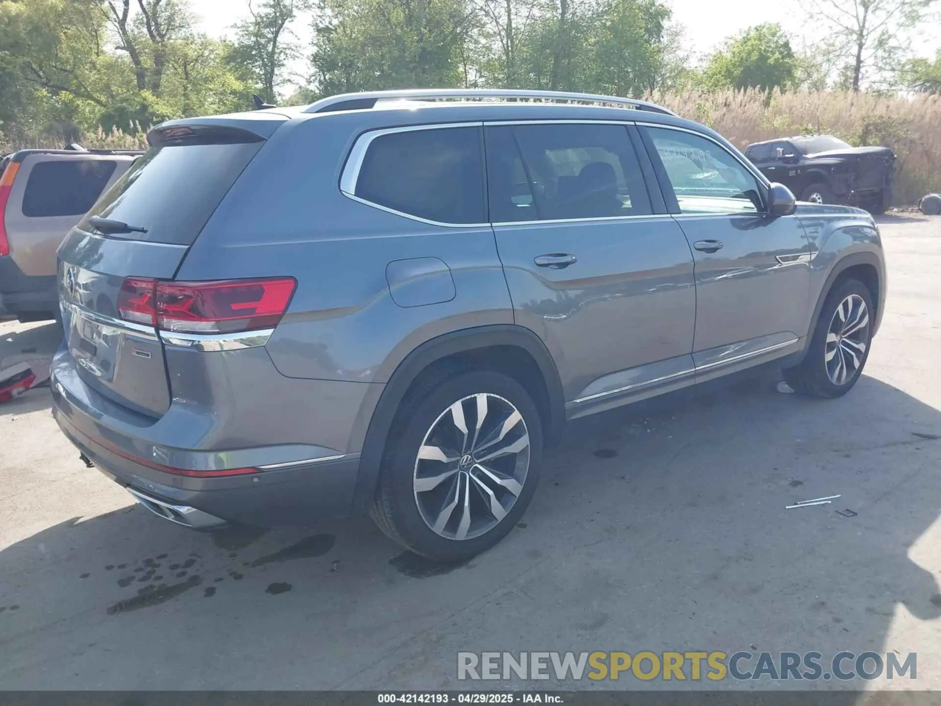 4 fotografías del automóvil dañado 1V2FR2CA2MC503869 VOLKSWAGEN ATLAS 2021