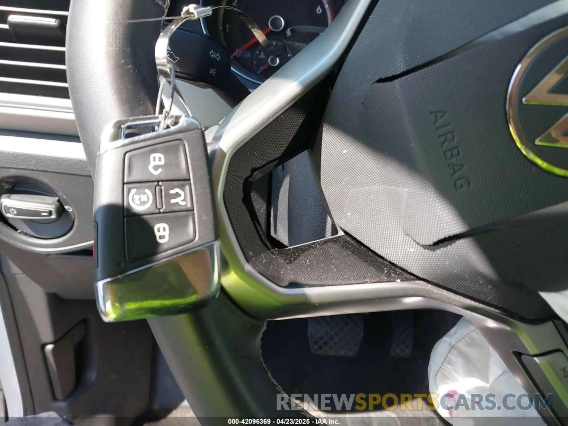11 fotografías del automóvil dañado 1V2HR2CA1MC551176 VOLKSWAGEN ATLAS 2021