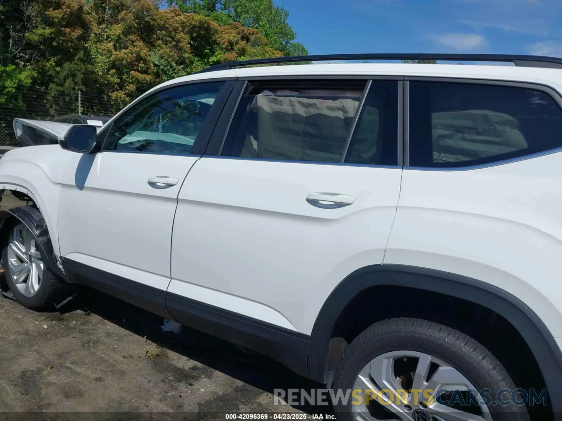 14 fotografías del automóvil dañado 1V2HR2CA1MC551176 VOLKSWAGEN ATLAS 2021