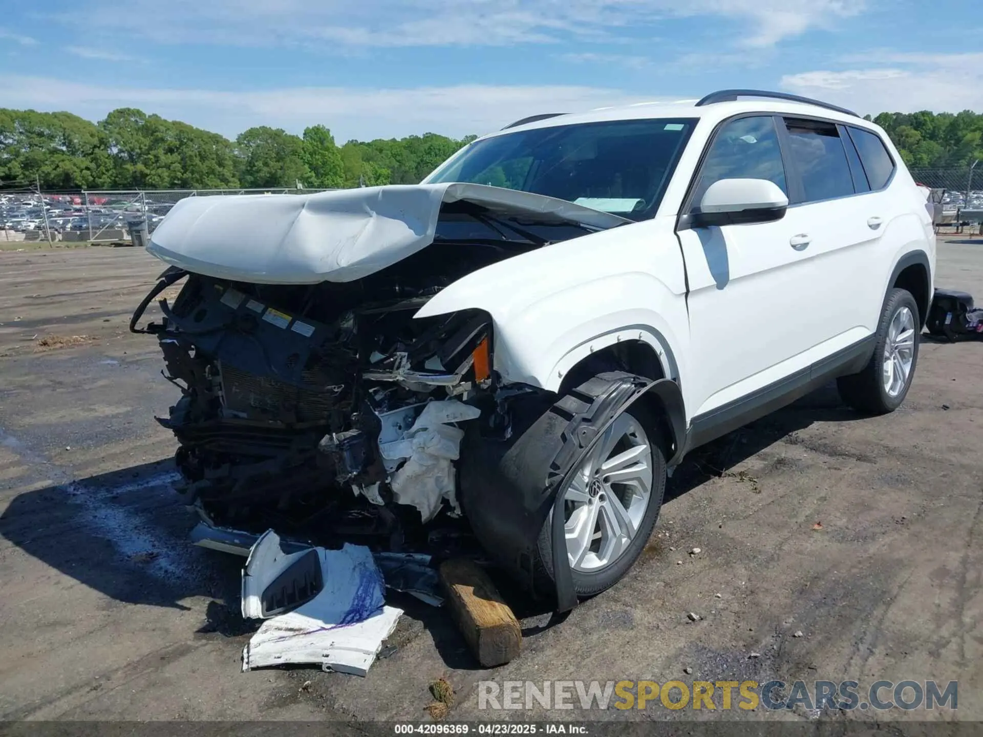 2 fotografías del automóvil dañado 1V2HR2CA1MC551176 VOLKSWAGEN ATLAS 2021