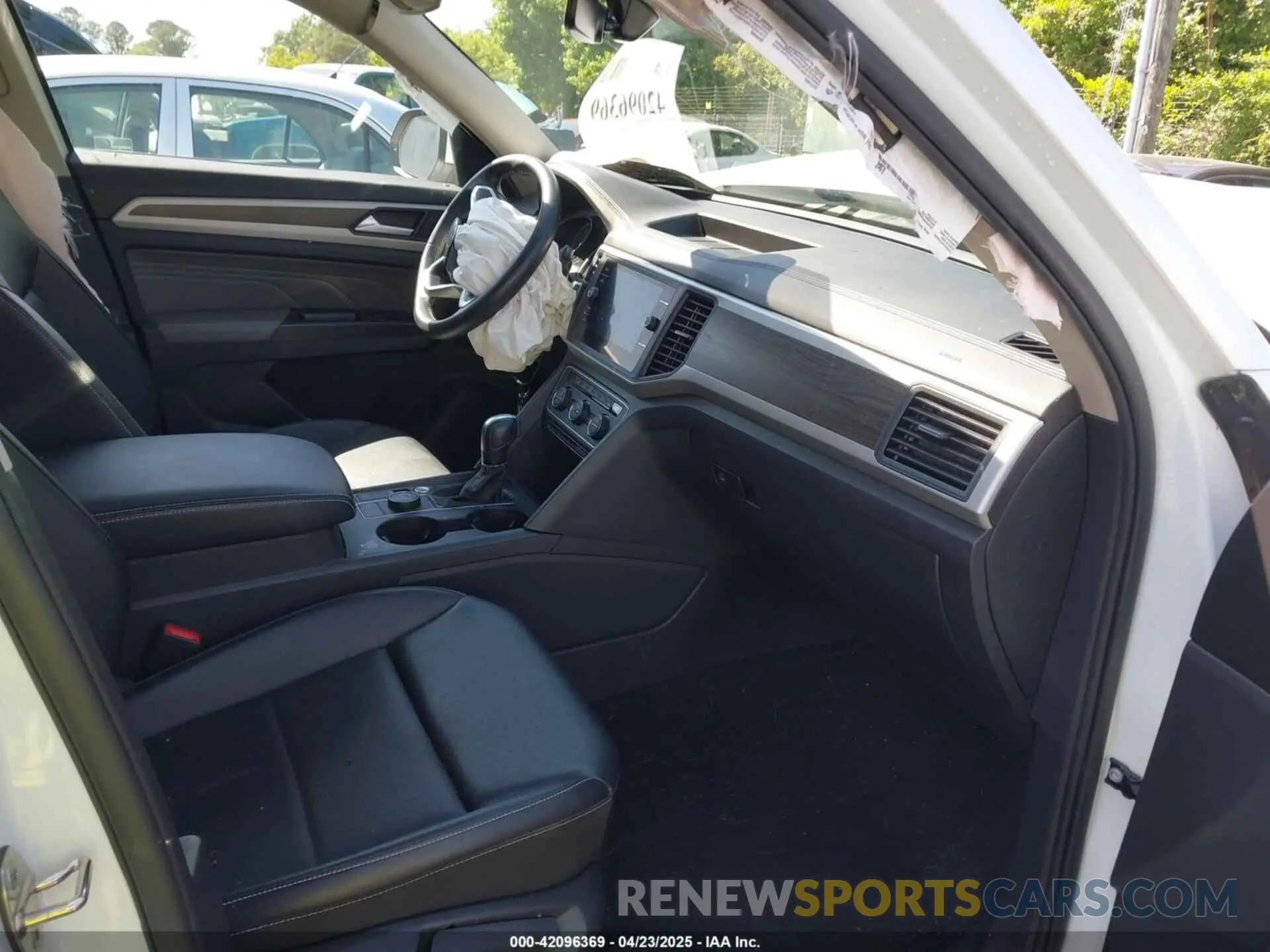 5 fotografías del automóvil dañado 1V2HR2CA1MC551176 VOLKSWAGEN ATLAS 2021