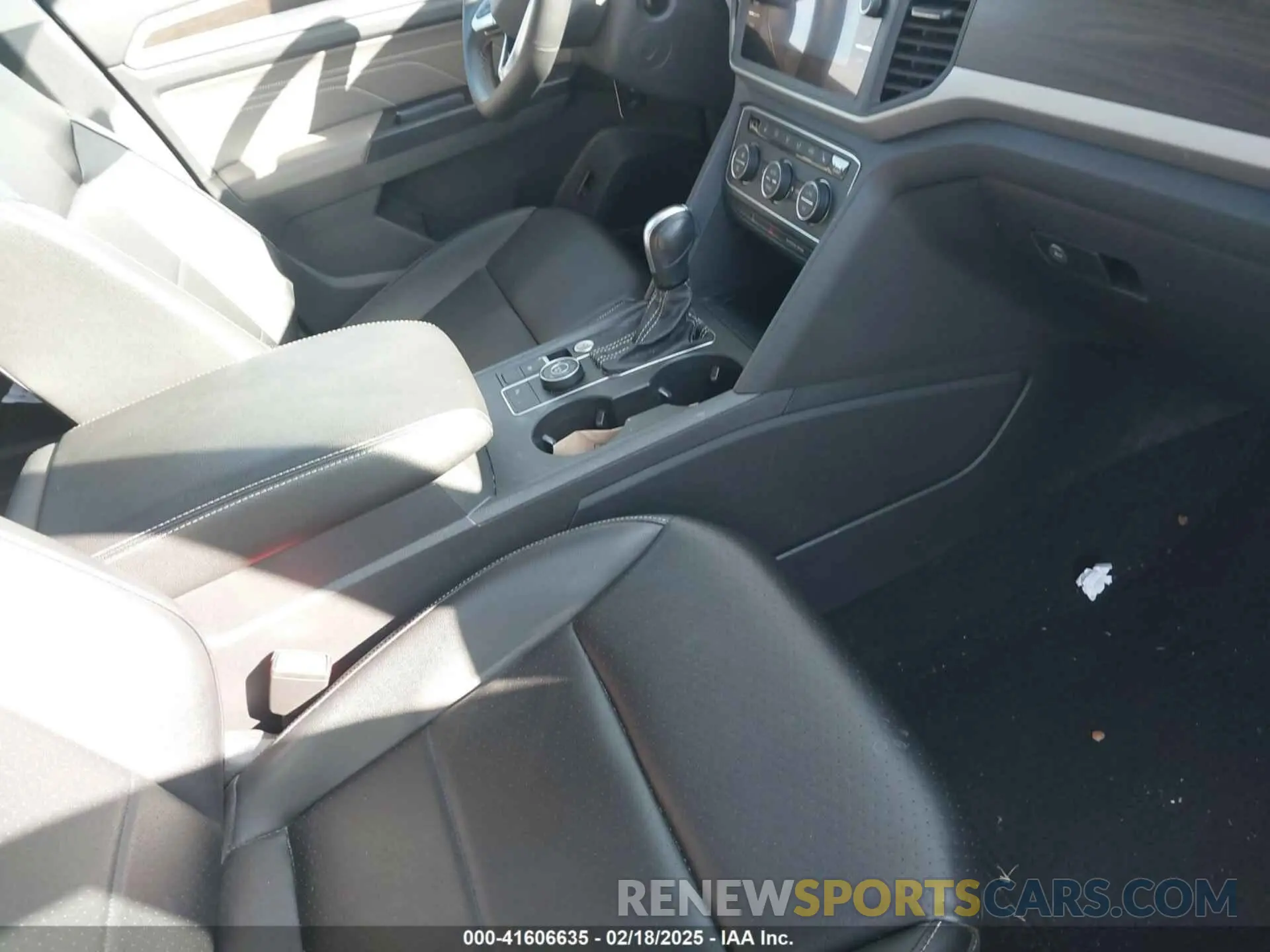 5 fotografías del automóvil dañado 1V2HR2CA1MC559181 VOLKSWAGEN ATLAS 2021