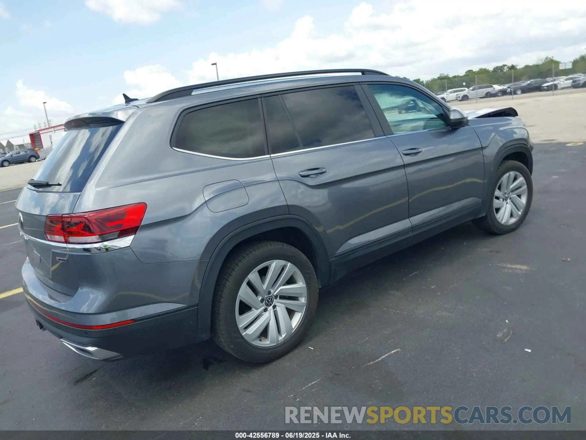 4 fotografías del automóvil dañado 1V2HR2CA5MC566179 VOLKSWAGEN ATLAS 2021