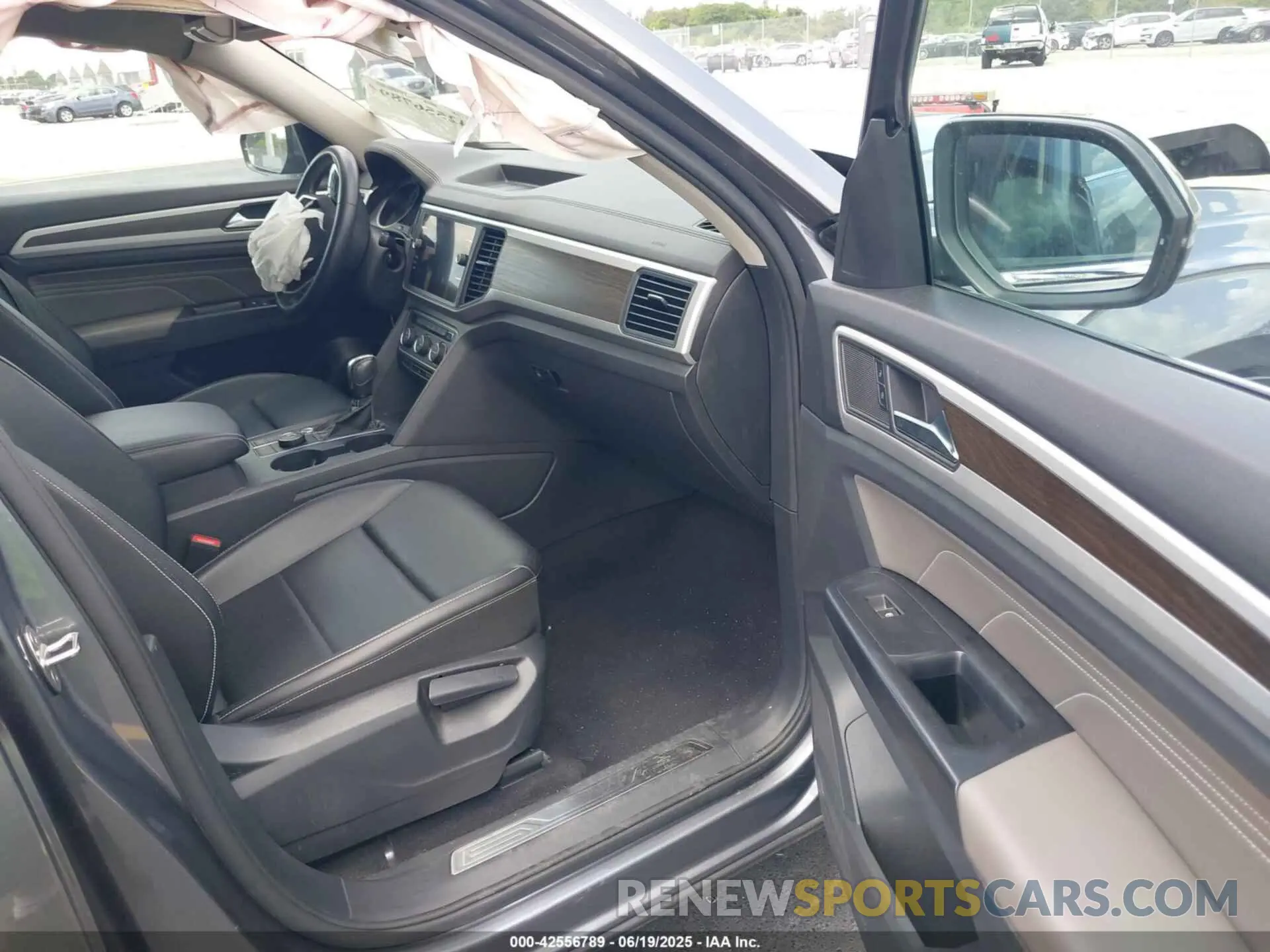 5 fotografías del automóvil dañado 1V2HR2CA5MC566179 VOLKSWAGEN ATLAS 2021