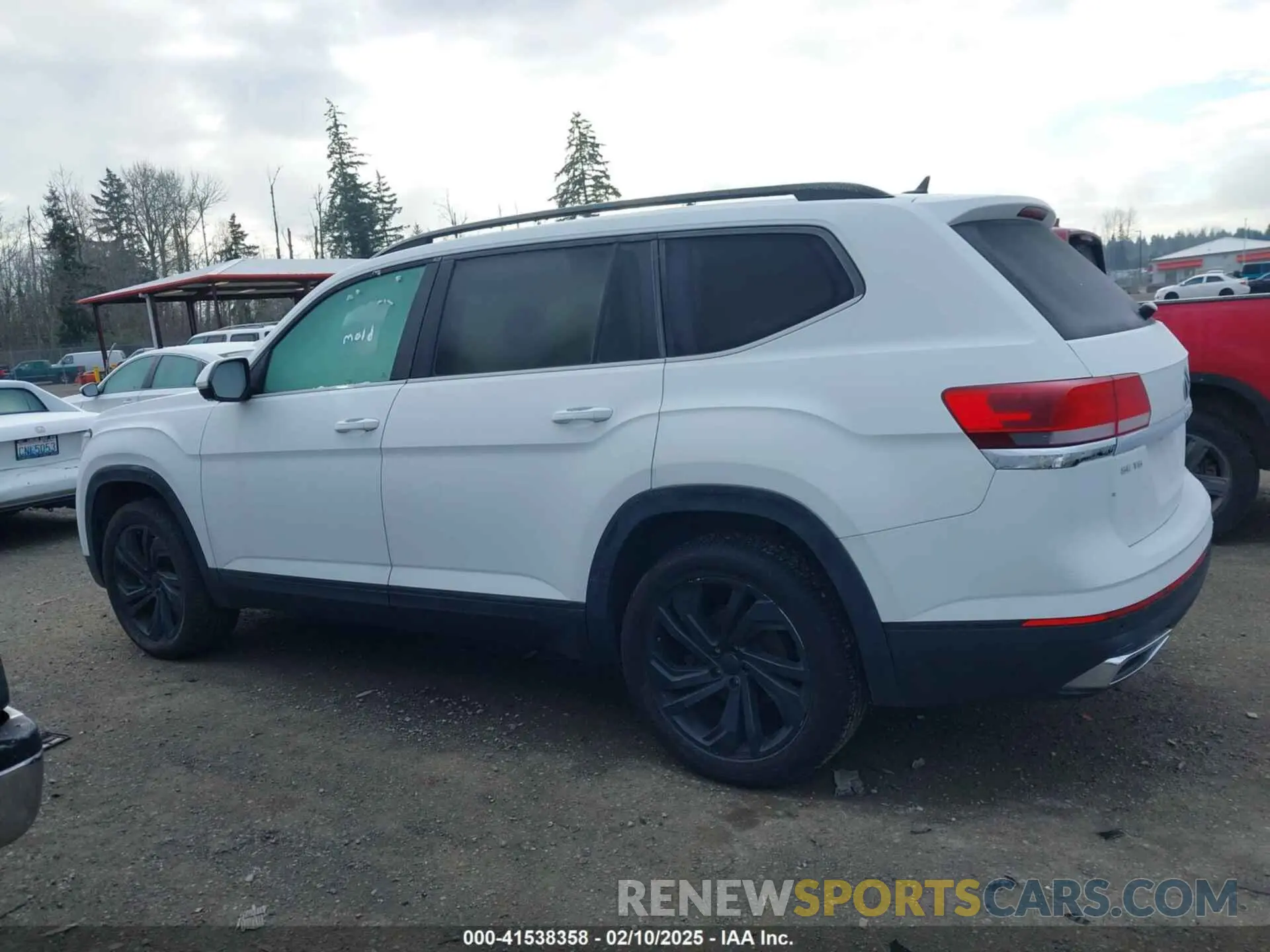 14 fotografías del automóvil dañado 1V2HR2CA8MC543706 VOLKSWAGEN ATLAS 2021