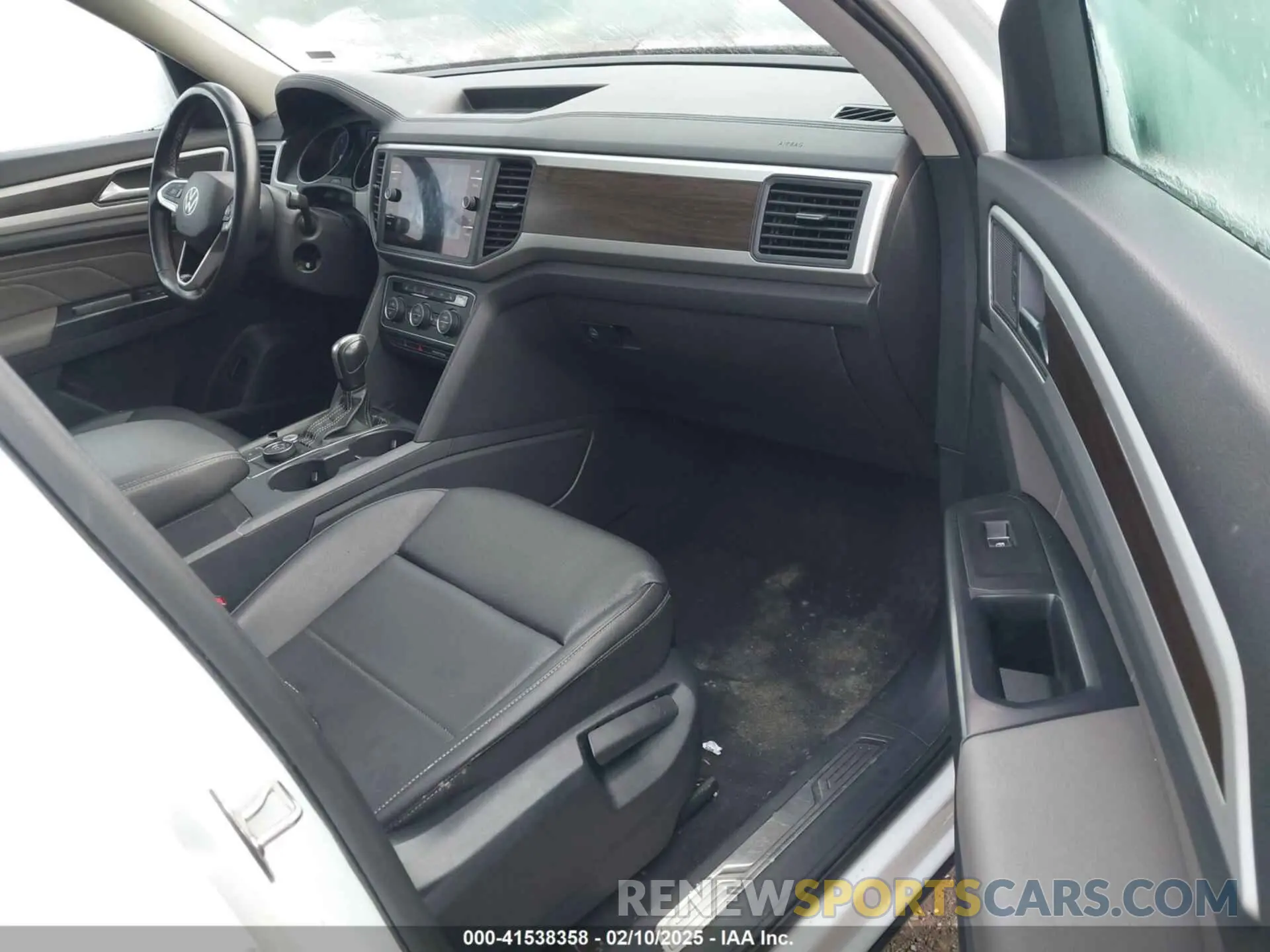 5 fotografías del automóvil dañado 1V2HR2CA8MC543706 VOLKSWAGEN ATLAS 2021