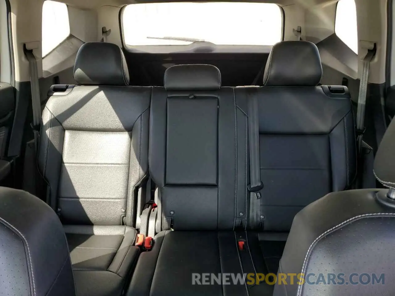 10 fotografías del automóvil dañado 1V2HR2CA9MC566296 VOLKSWAGEN ATLAS 2021