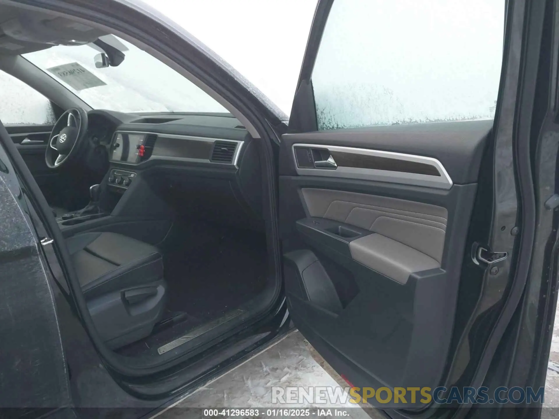 5 fotografías del automóvil dañado 1V2HR2CA9MC574558 VOLKSWAGEN ATLAS 2021