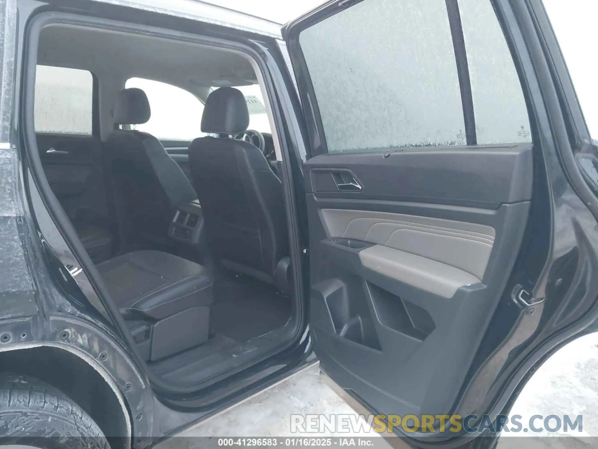 8 fotografías del automóvil dañado 1V2HR2CA9MC574558 VOLKSWAGEN ATLAS 2021