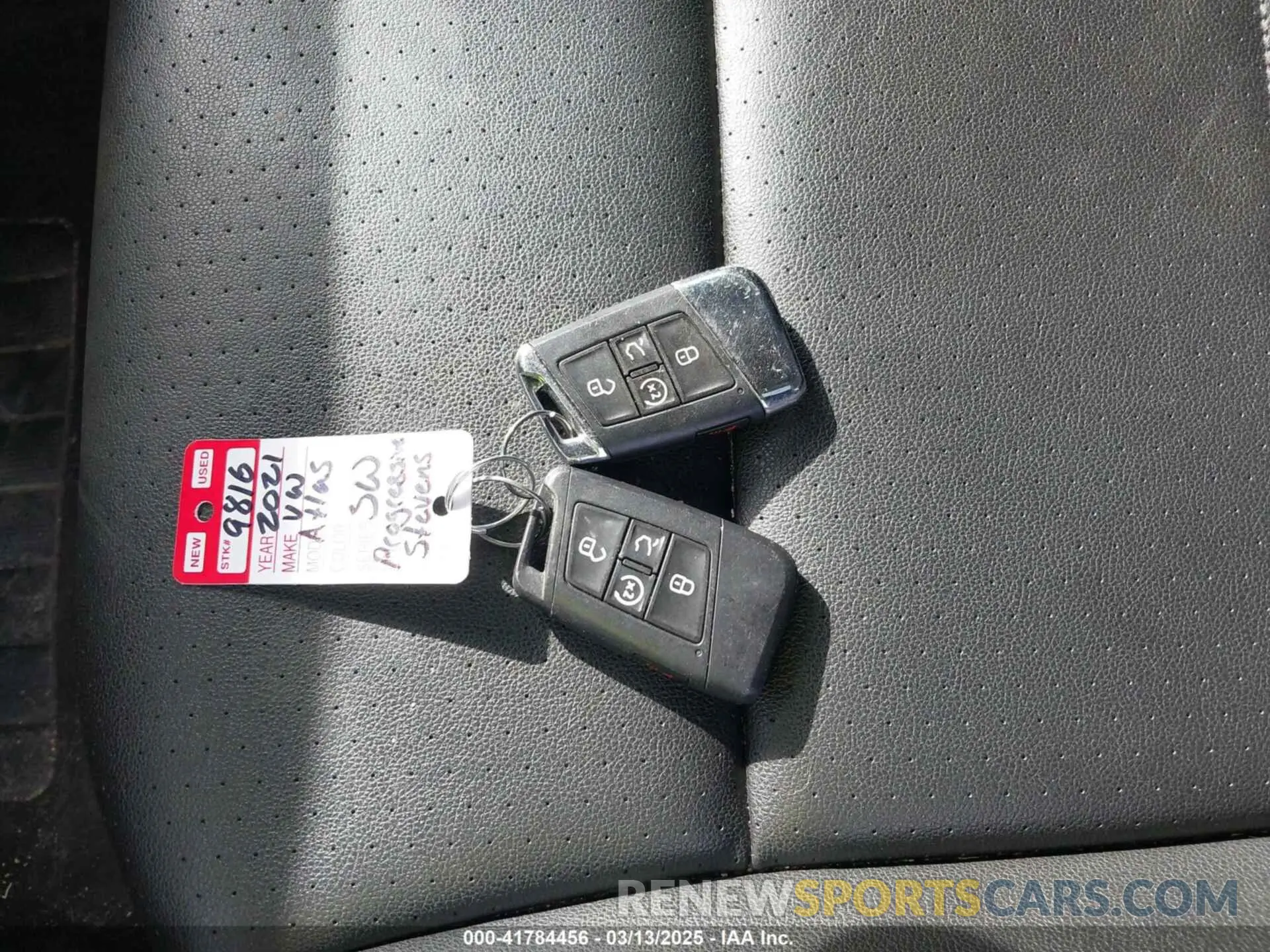 11 fotografías del automóvil dañado 1V2HR2CA9MC578058 VOLKSWAGEN ATLAS 2021