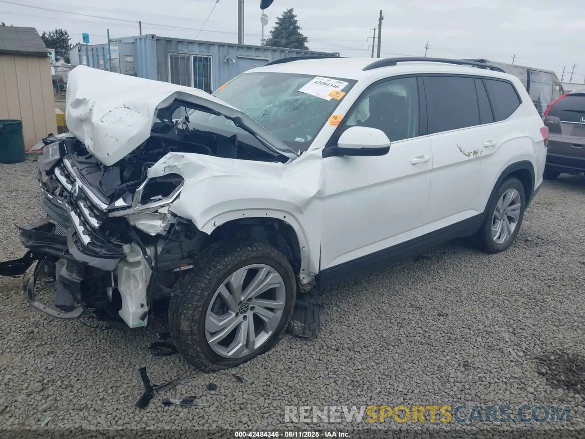 2 fotografías del automóvil dañado 1V2HR2CAXMC549460 VOLKSWAGEN ATLAS 2021
