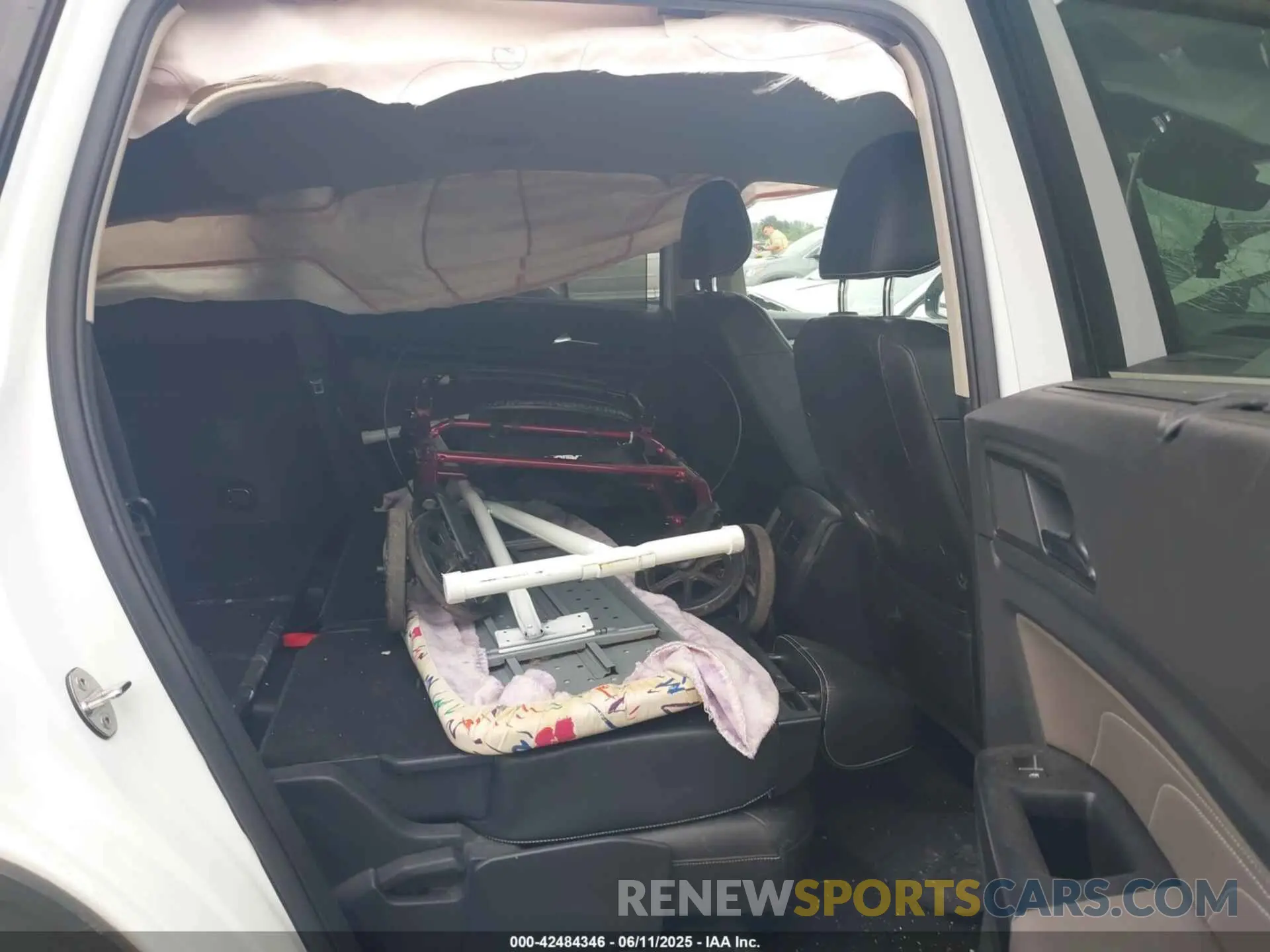 8 fotografías del automóvil dañado 1V2HR2CAXMC549460 VOLKSWAGEN ATLAS 2021