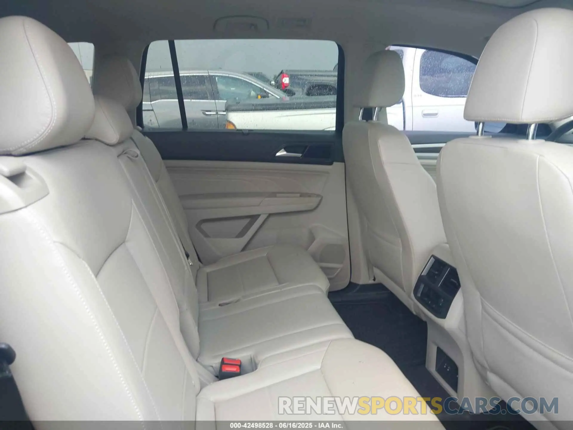 8 fotografías del automóvil dañado 1V2JR2CA9MC595833 VOLKSWAGEN ATLAS 2021