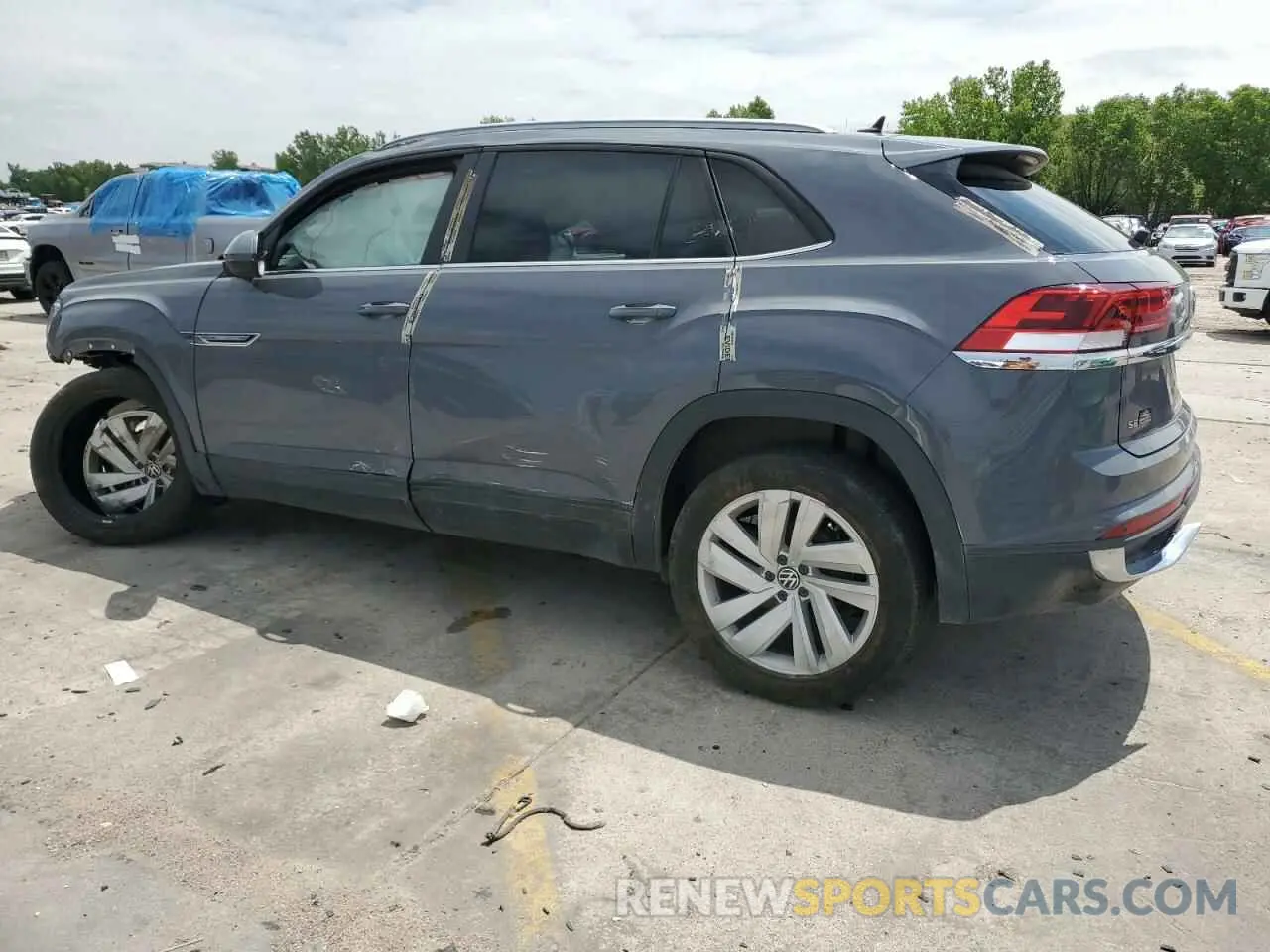 2 fotografías del automóvil dañado 1V2KC2CA1MC239818 VOLKSWAGEN ATLAS 2021
