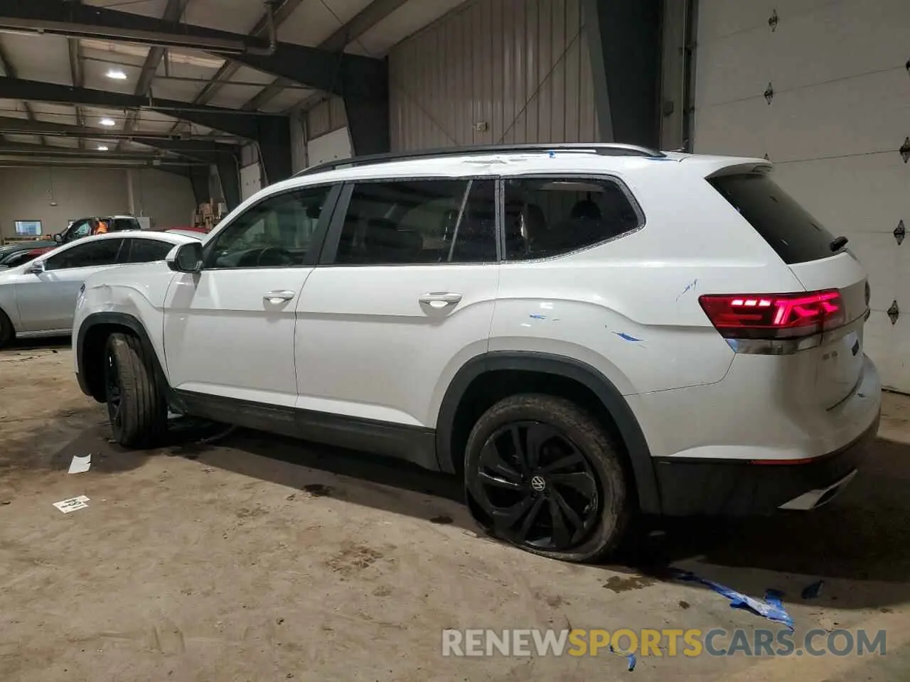 2 fotografías del automóvil dañado 1V2KR2CA5MC611143 VOLKSWAGEN ATLAS 2021