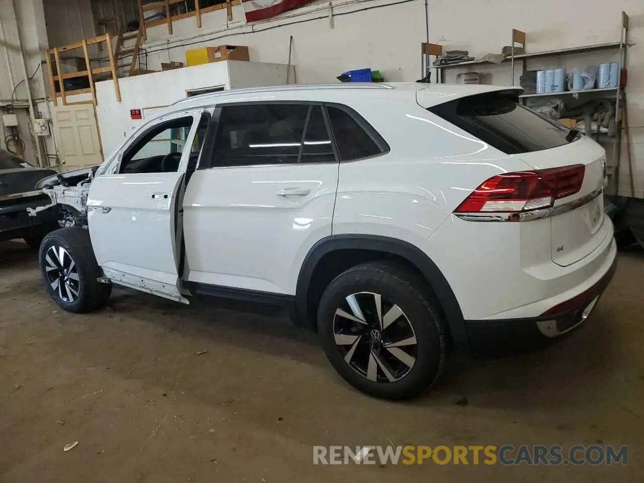 2 fotografías del automóvil dañado 1V2LC2CA0MC241659 VOLKSWAGEN ATLAS 2021