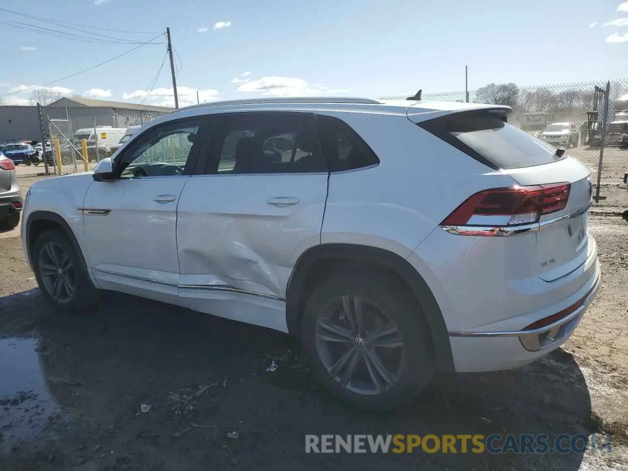 2 fotografías del automóvil dañado 1V2PE2CA1MC237020 VOLKSWAGEN ATLAS 2021