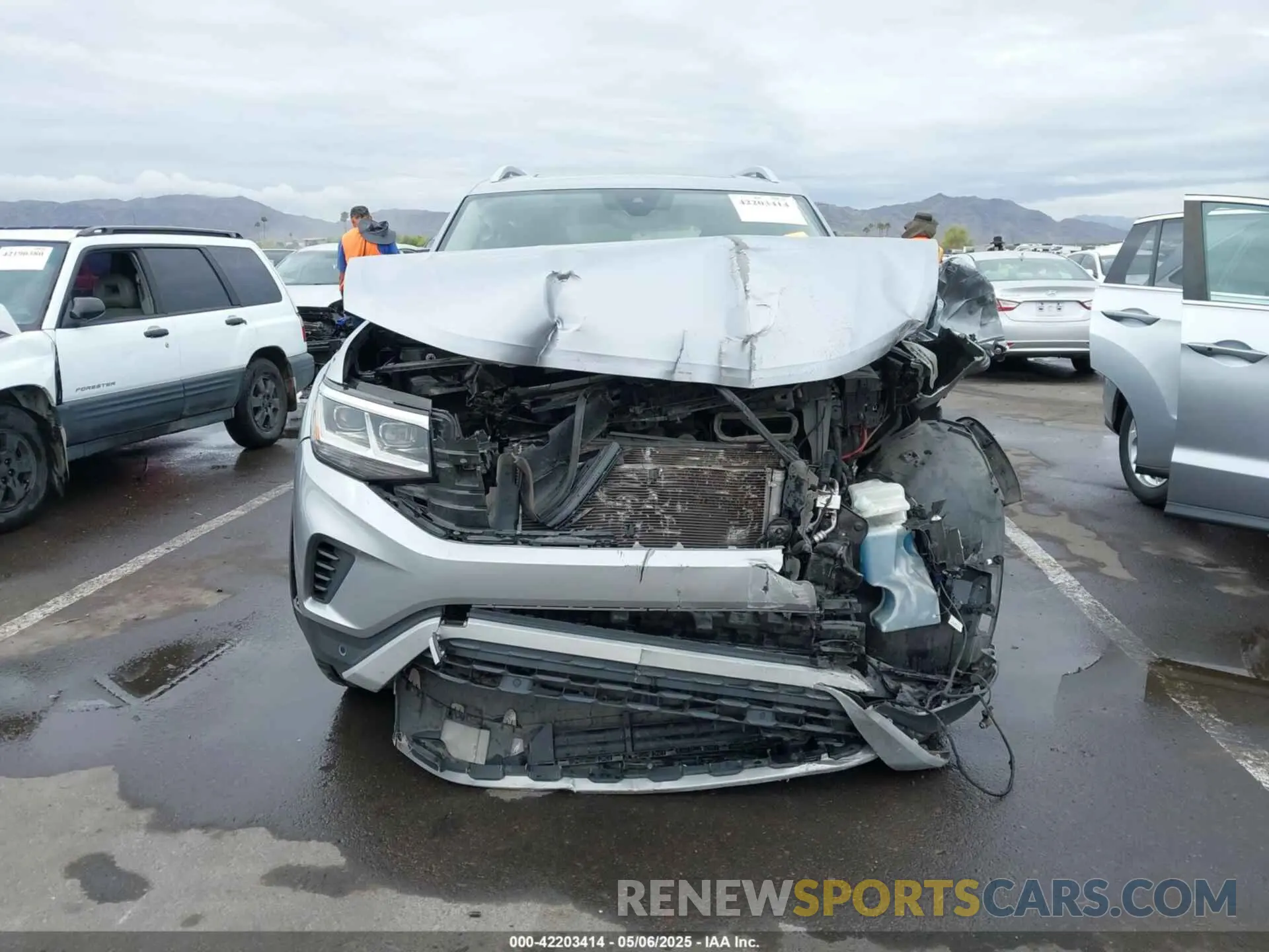 12 fotografías del automóvil dañado 1V2TR2CA1MC538745 VOLKSWAGEN ATLAS 2021