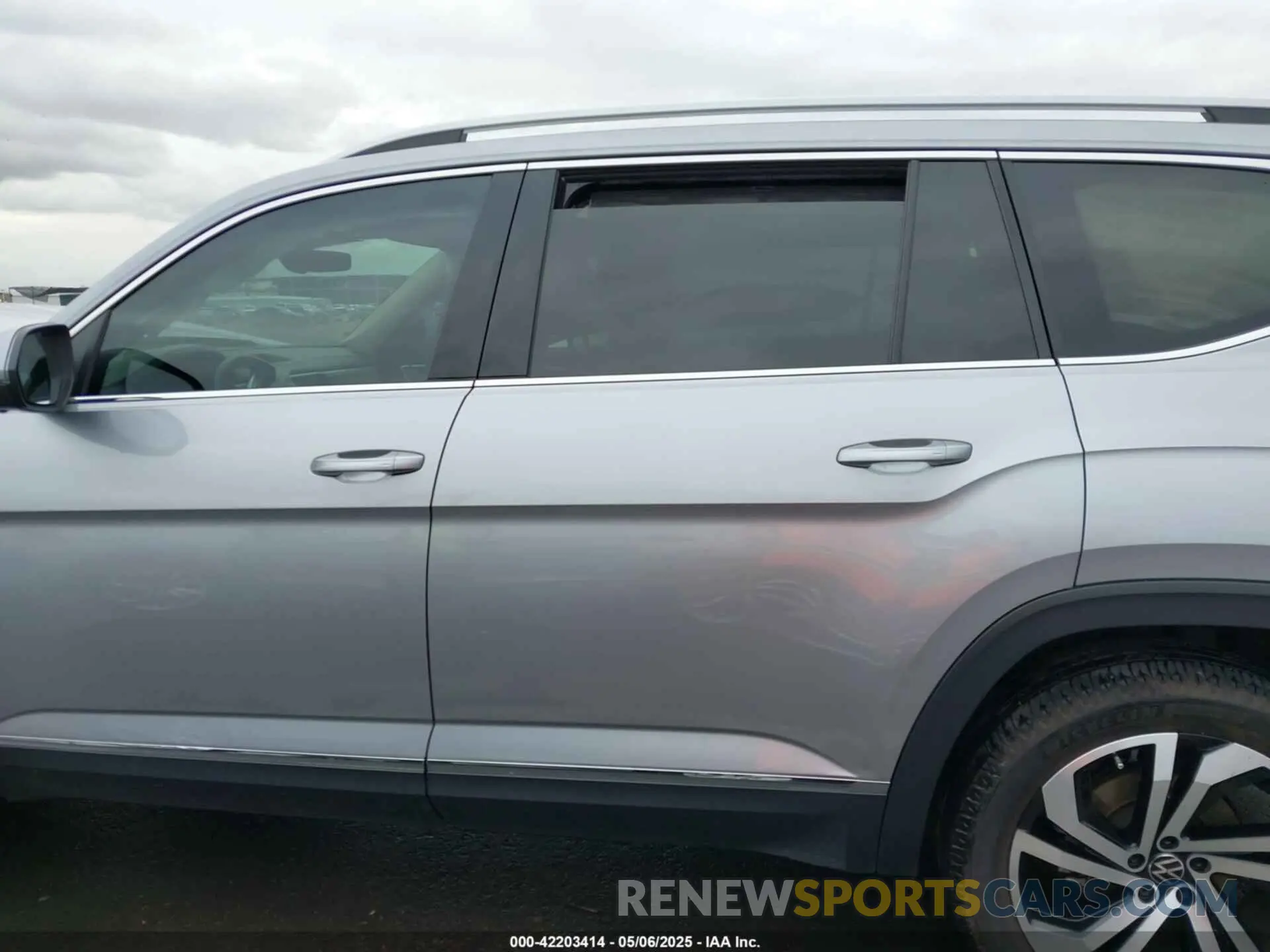 14 fotografías del automóvil dañado 1V2TR2CA1MC538745 VOLKSWAGEN ATLAS 2021